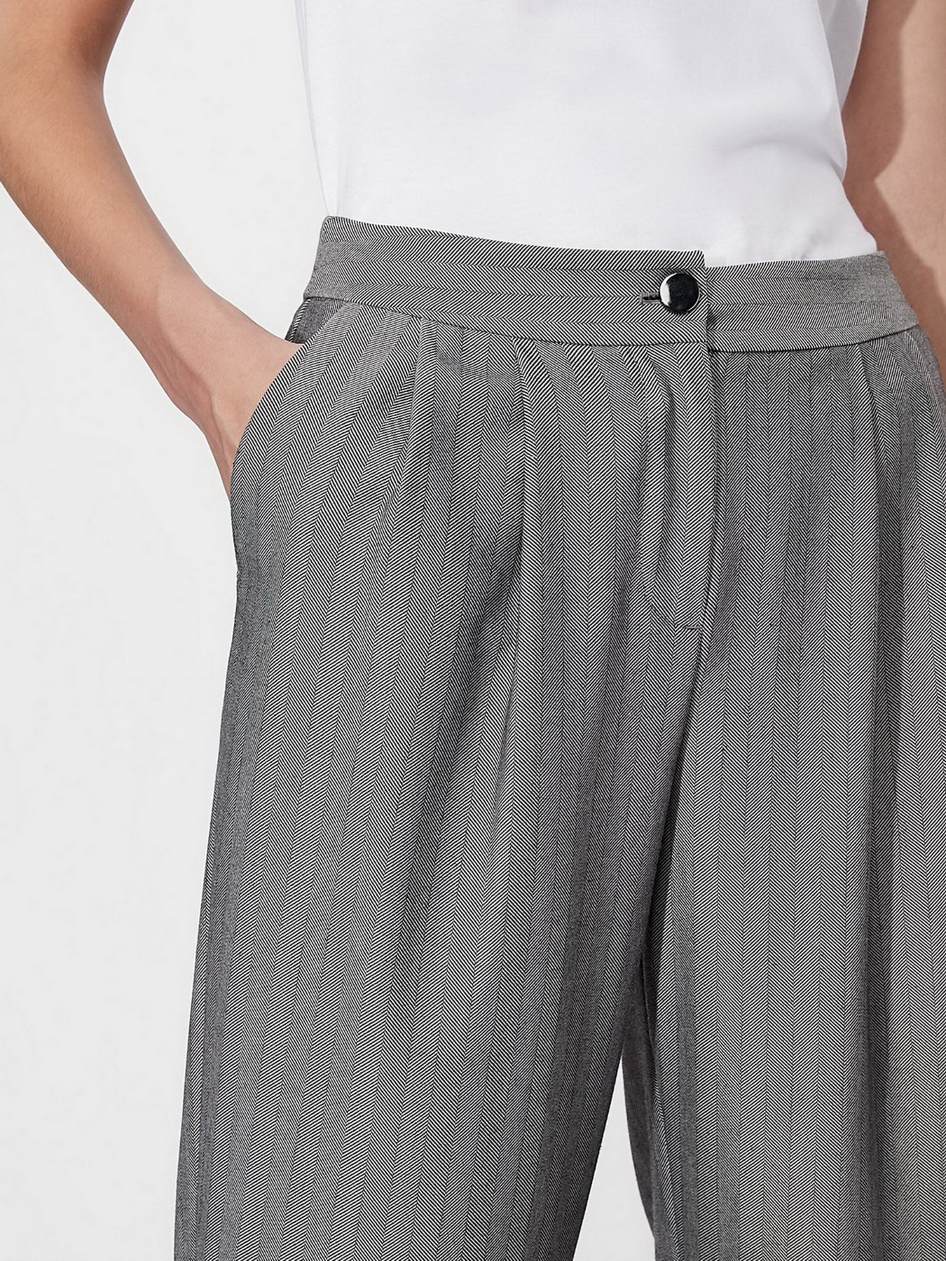 Повсякденні штани Armani Exchange модель 6KYP11-YNUTZ-5981 Повсякденні штани Armani Exchange модель 6KYP11-YNUTZ-5981 Фото