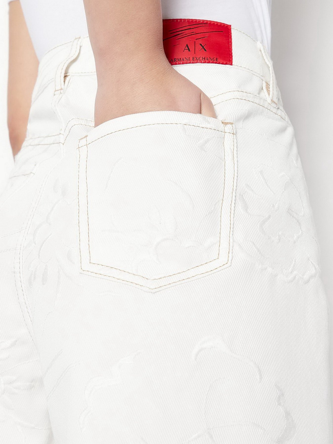 Шорты джинсовые Armani Exchange модель 3LYJ73-Y1EKZ-01DM Фото