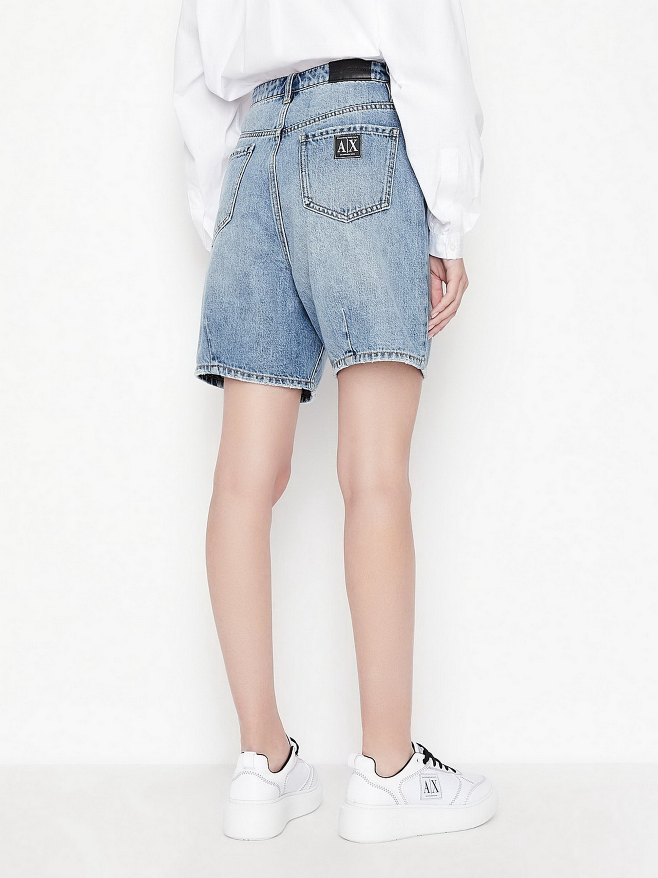 Джинсові шорти Armani Exchange модель 3LYJ95-Y1VFZ-1500 Джинсові шорти Armani Exchange модель 3LYJ95-Y1VFZ-1500 Фото