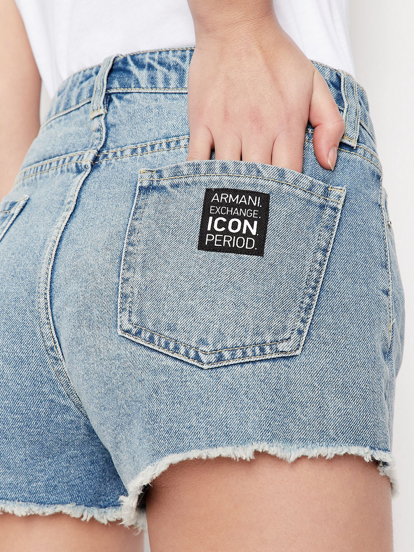 Шорты джинсовые Armani Exchange модель 8NYJ59-Y2AAZ-150A Фото