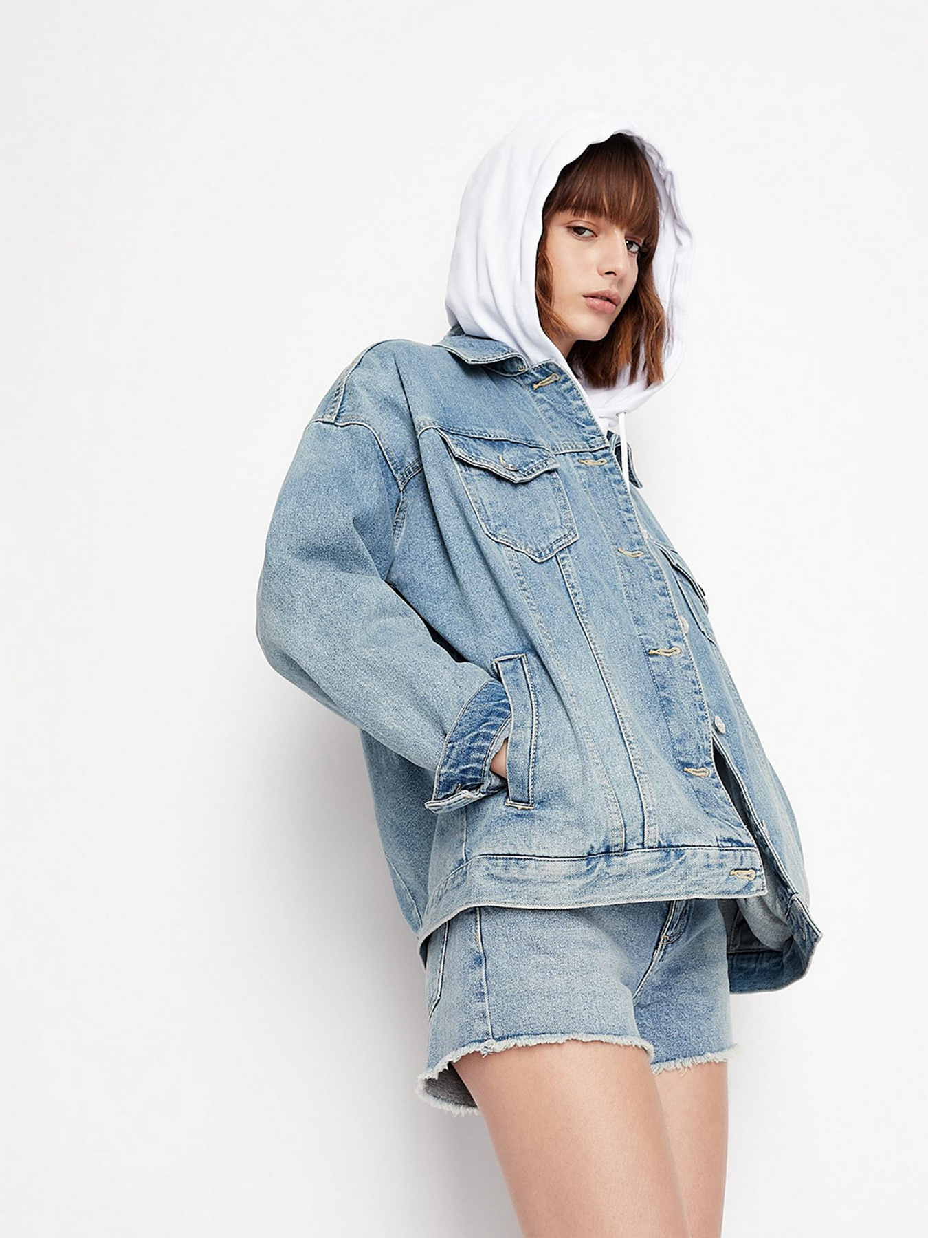 Джинсові шорти Armani Exchange модель 8NYJ59-Y2AAZ-150A Джинсові шорти Armani Exchange модель 8NYJ59-Y2AAZ-150A Фото