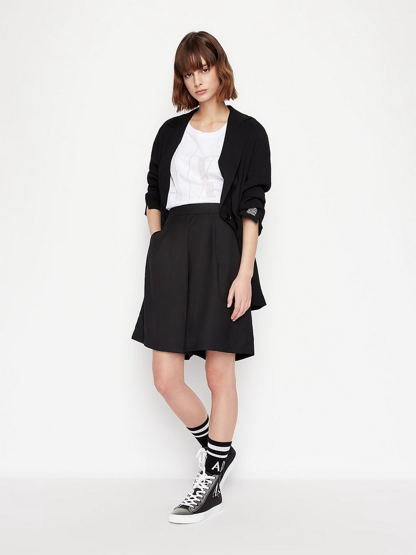 Футболка Armani Exchange модель 8NYTHX-YJ8XZ-1000 Футболка Armani Exchange модель 8NYTHX-YJ8XZ-1000 Фото