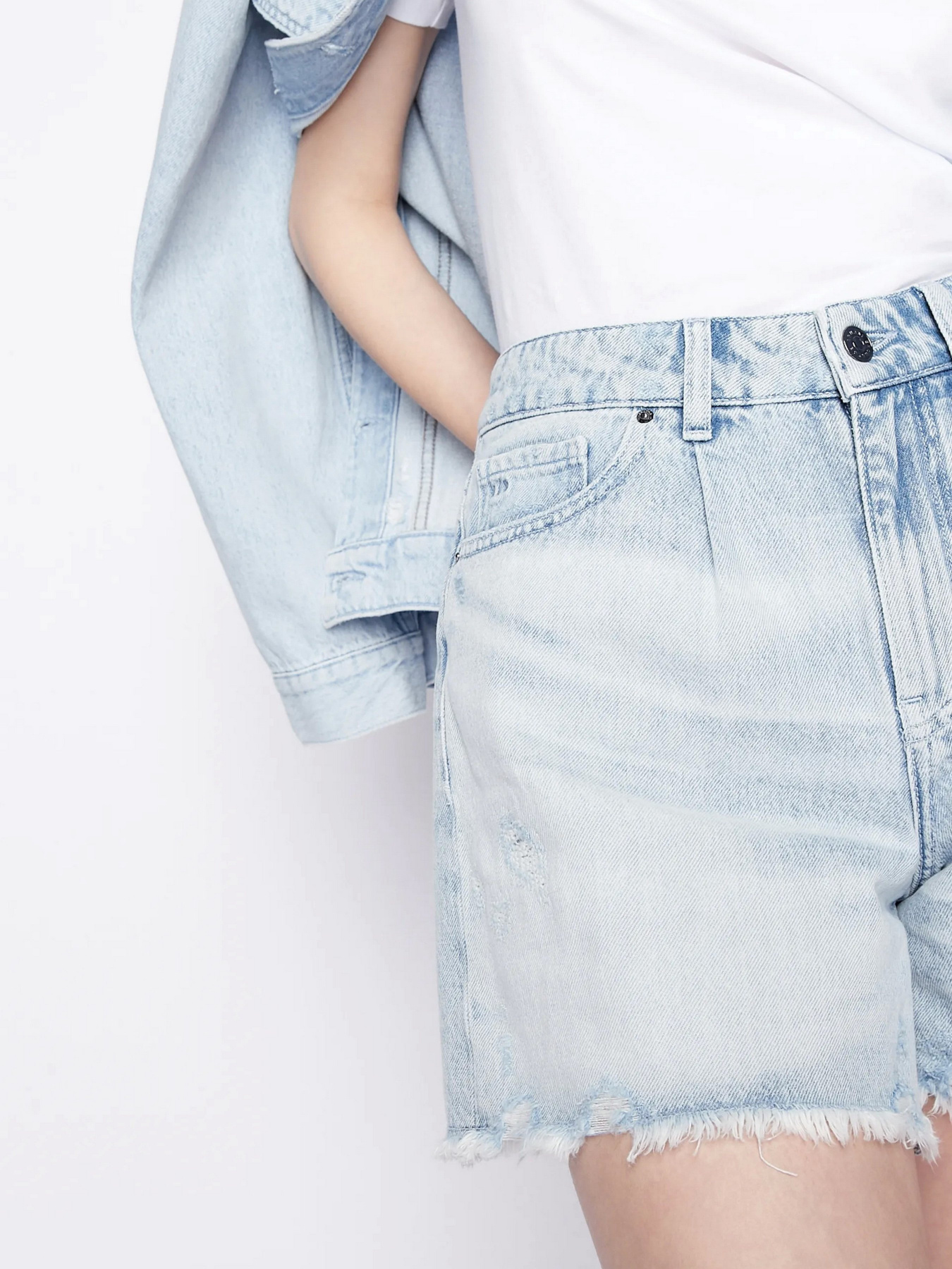 Шорты джинсовые Armani Exchange модель 3RYJ73-Y1NRZ-1500 Фото