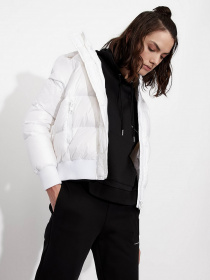 Пуховик Armani Exchange Icon Period модель 8NYB40-YNYNZ-1100 Пуховик Armani Exchange Icon Period модель 8NYB40-YNYNZ-1100 Фото