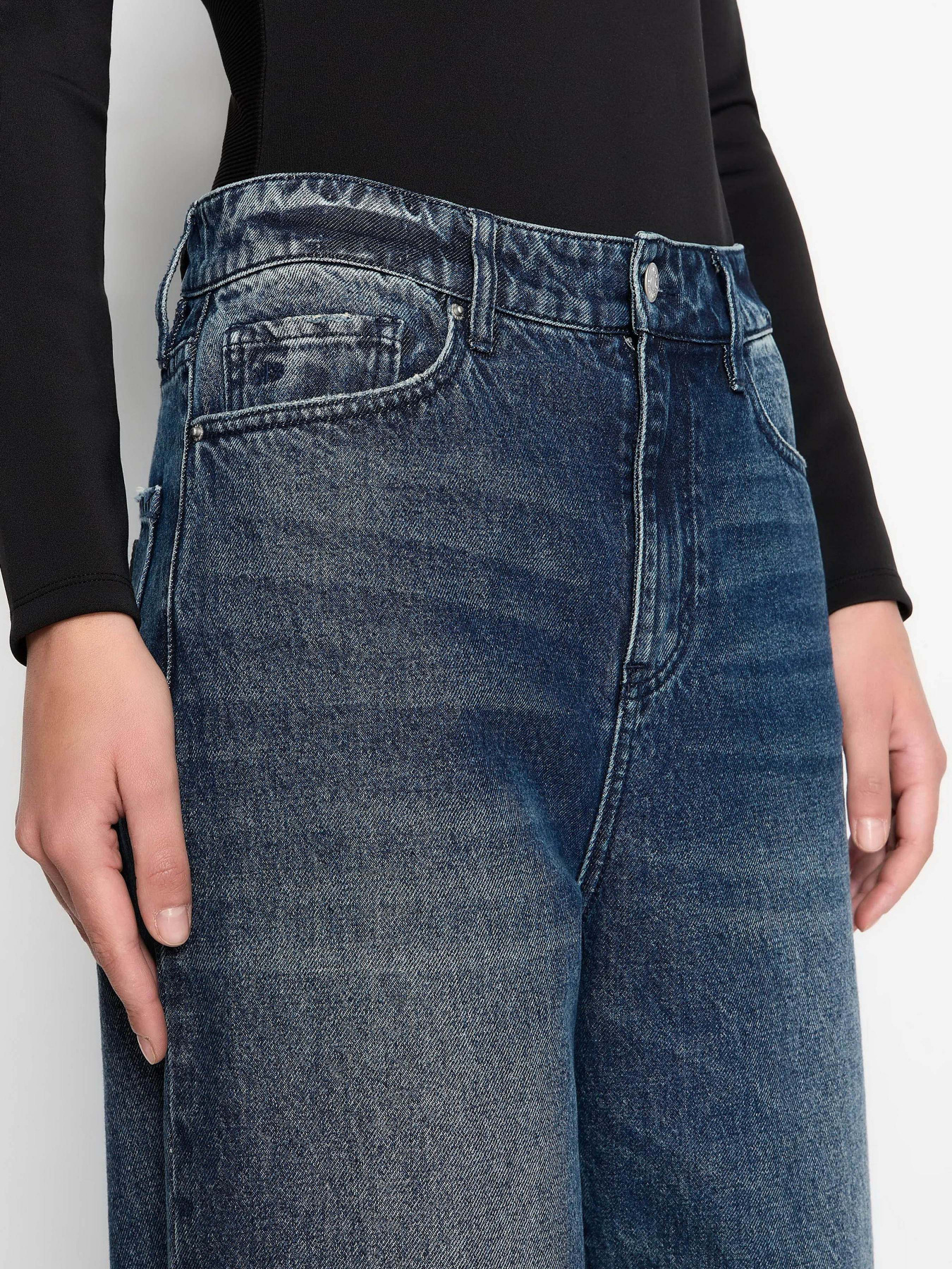 Бойфренды Armani Exchange Sustainability Values J81 модель 6RYJ81-Y11EZ-1500 Бойфренды Armani Exchange Sustainability Values J81 модель 6RYJ81-Y11EZ-1500 Фото