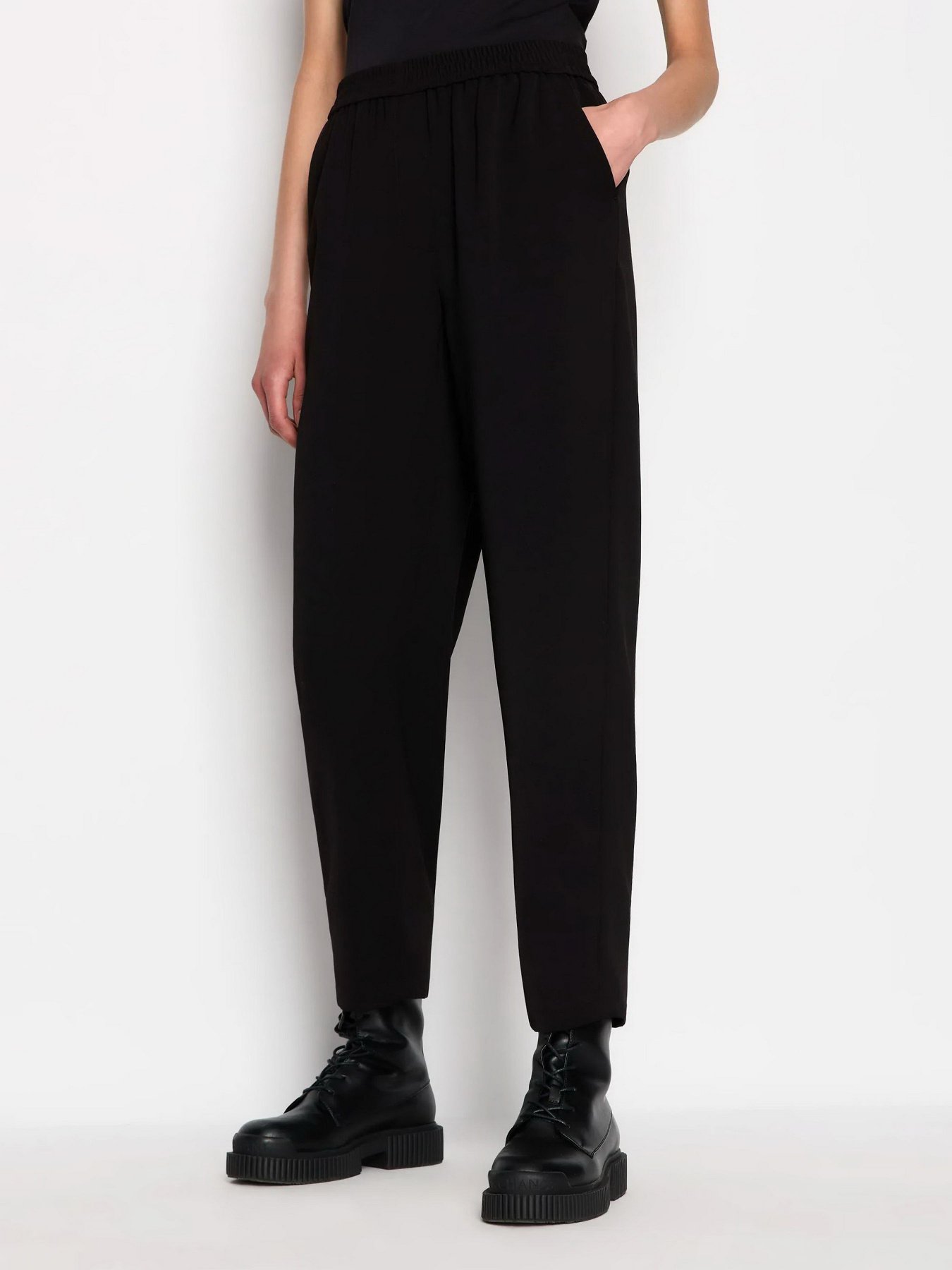 Повседневные штаны Armani Exchange модель 6RYP11-YN7NZ-1200 Фото