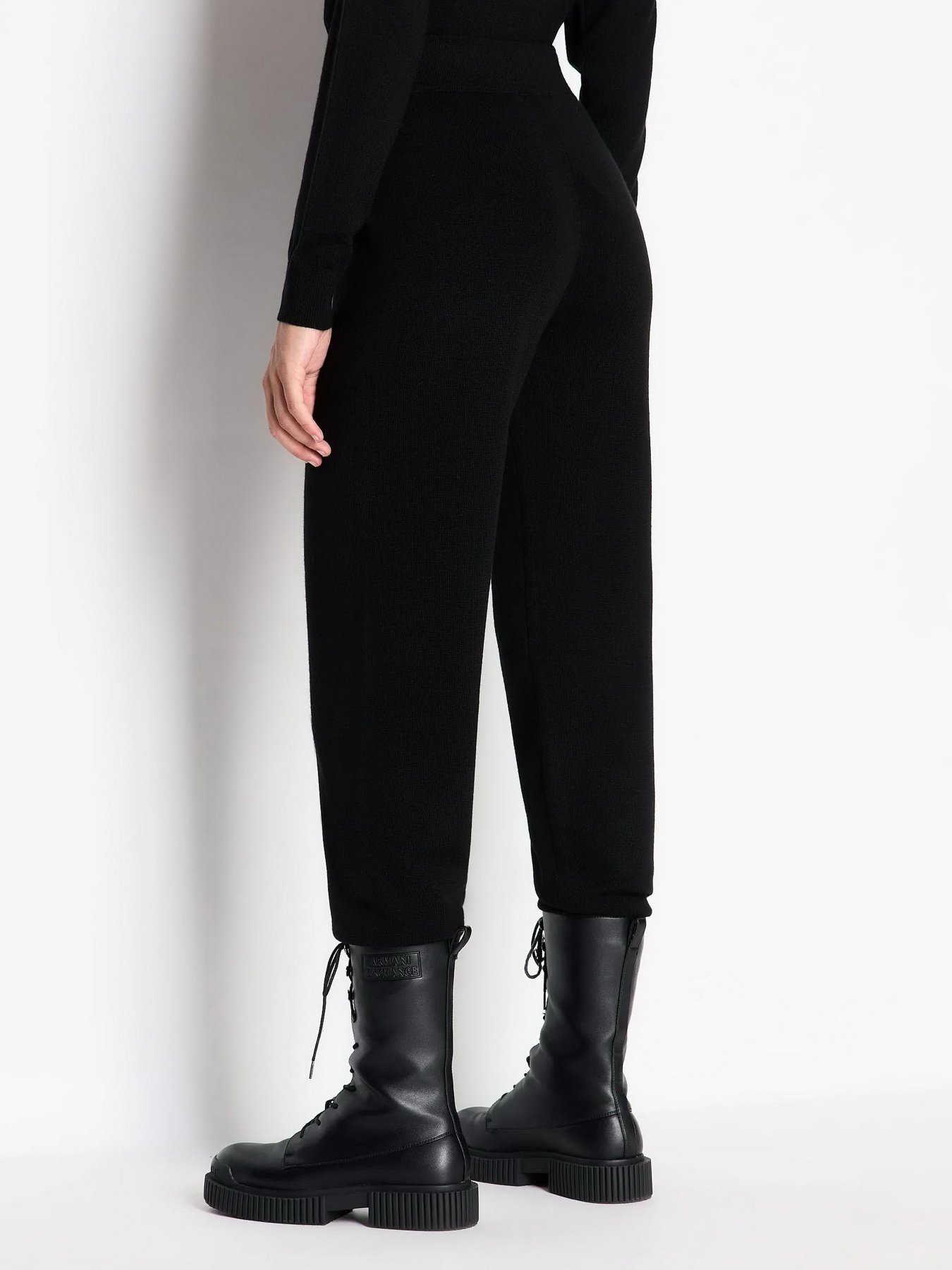 Повседневные штаны Armani Exchange модель 6RYP1K-YME3Z-1200 Повседневные штаны Armani Exchange модель 6RYP1K-YME3Z-1200 Фото