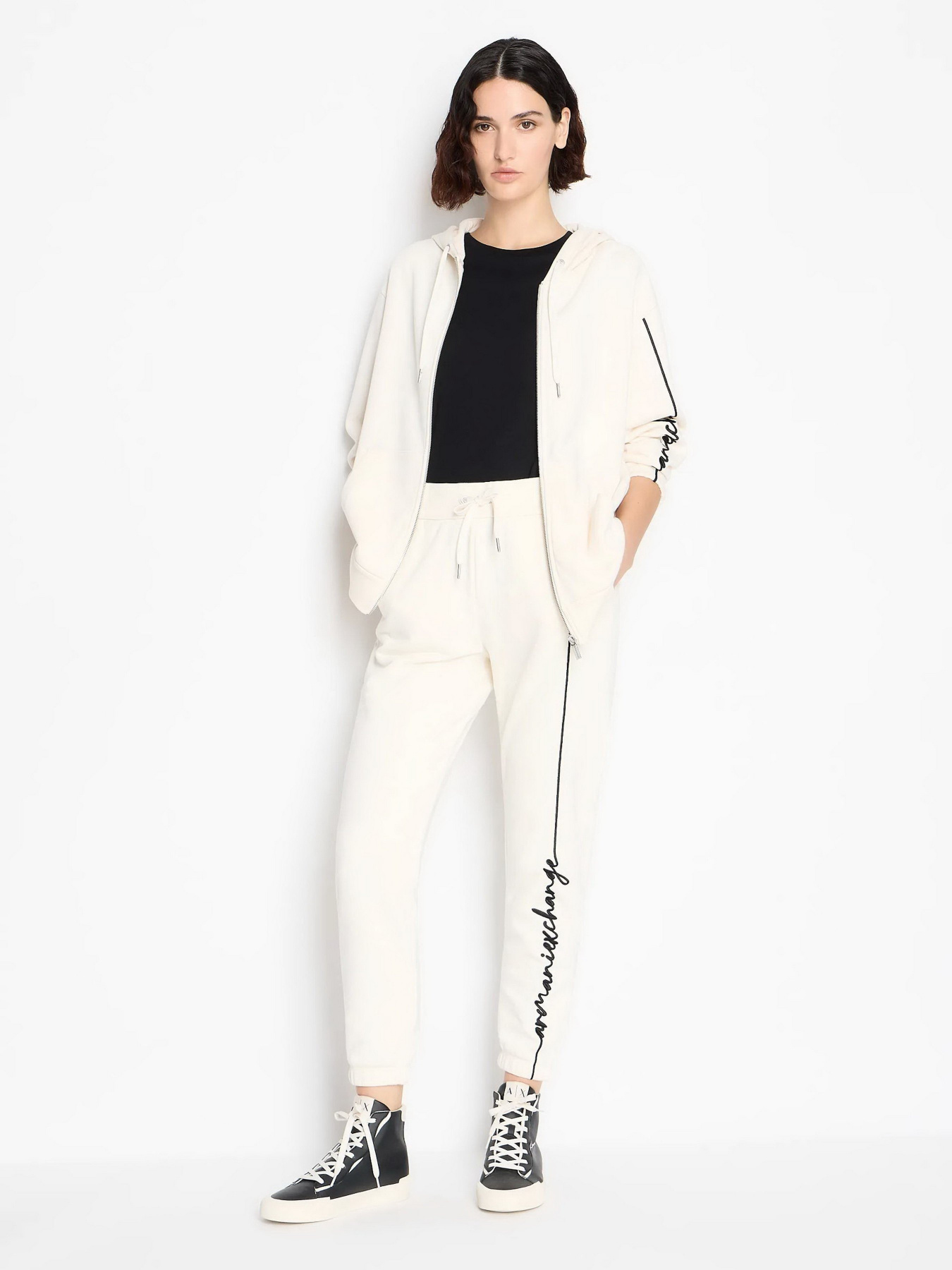 Брюки повседневные Armani Exchange модель 6RYP70-YJBRZ-1130 Фото