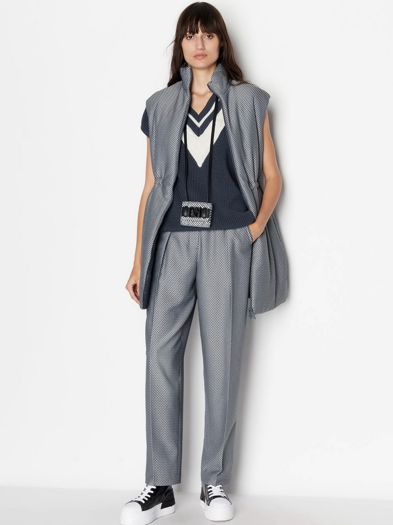 Утеплений жилет Armani Exchange модель 6RYQ34-YN6MZ-25ES Утеплений жилет Armani Exchange модель 6RYQ34-YN6MZ-25ES Фото