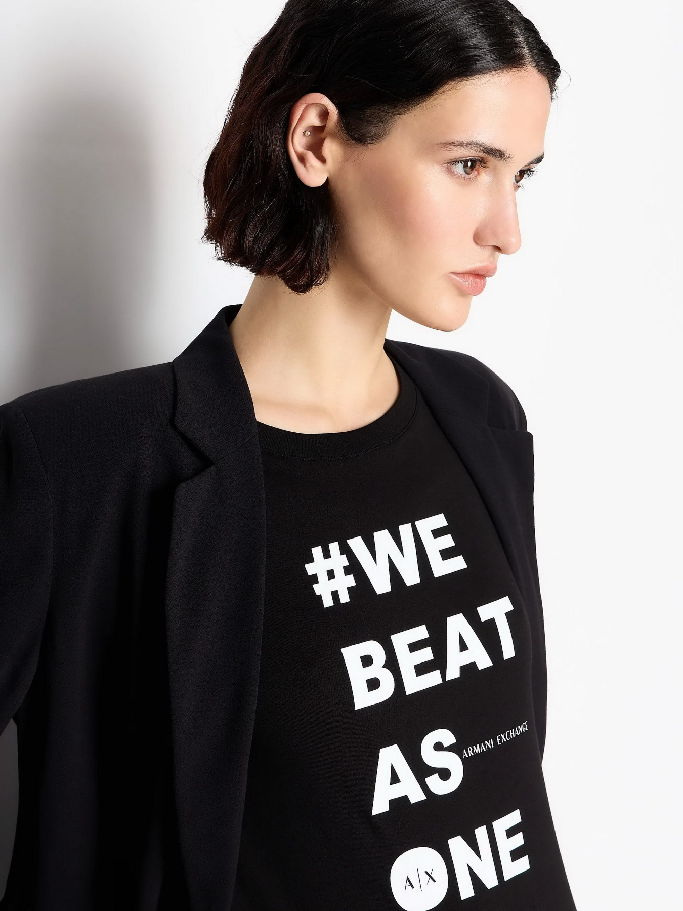 Футболка Armani Exchange модель 6RYT10-YJ3RZ-1200 Футболка Armani Exchange модель 6RYT10-YJ3RZ-1200 Фото