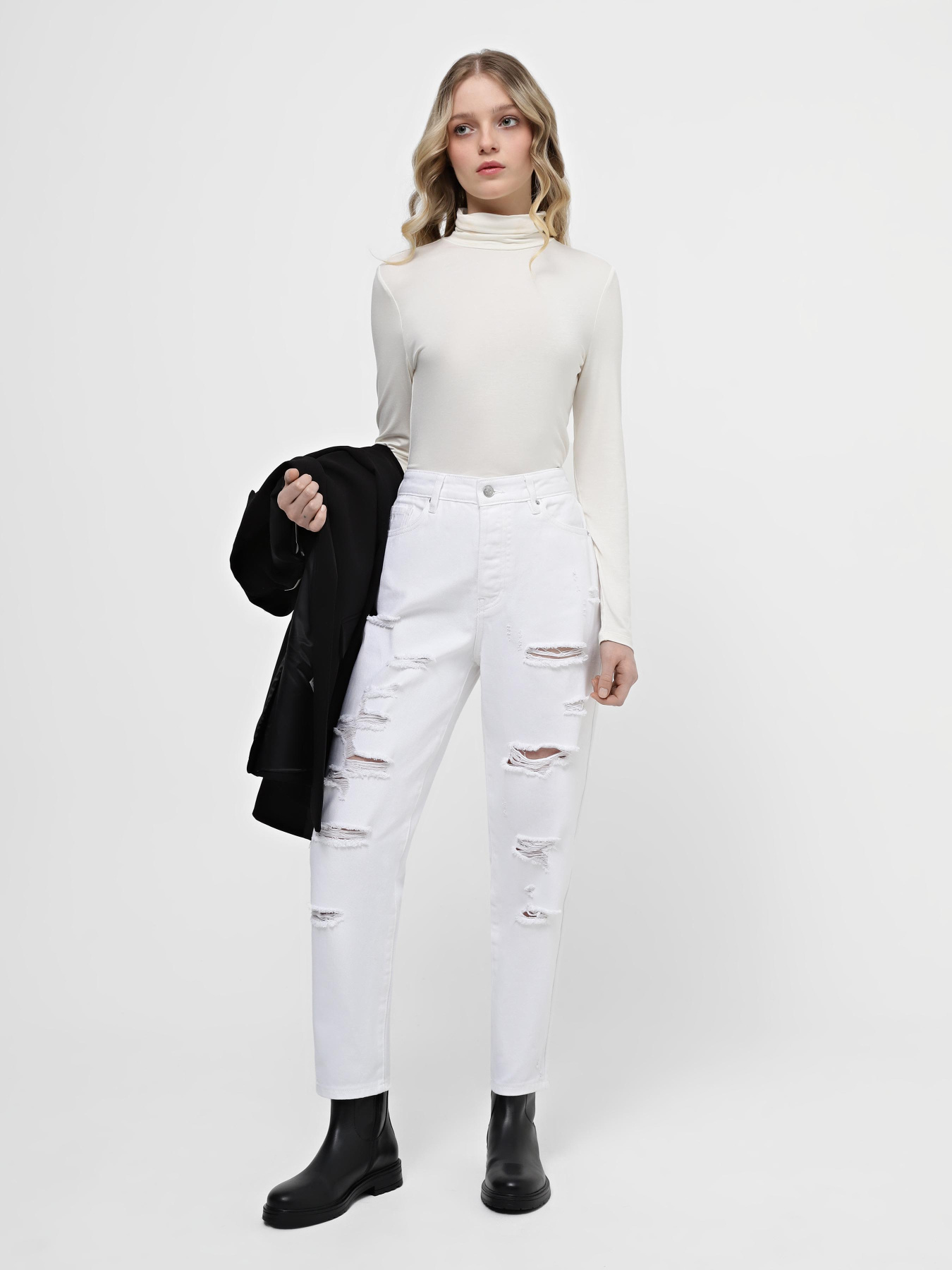 Джинси мом Armani Exchange J51 Модель 3DYJ51-Y1HRZ-1100 Фото