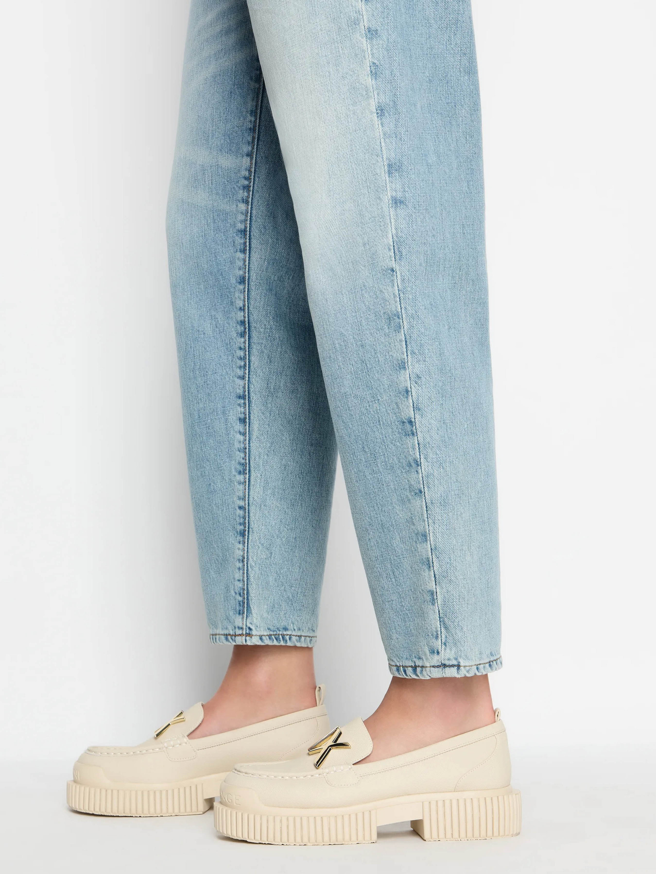 Джинси мом Armani Exchange J51 Модель 3DYJ51-Y27CZ-1500 Фото