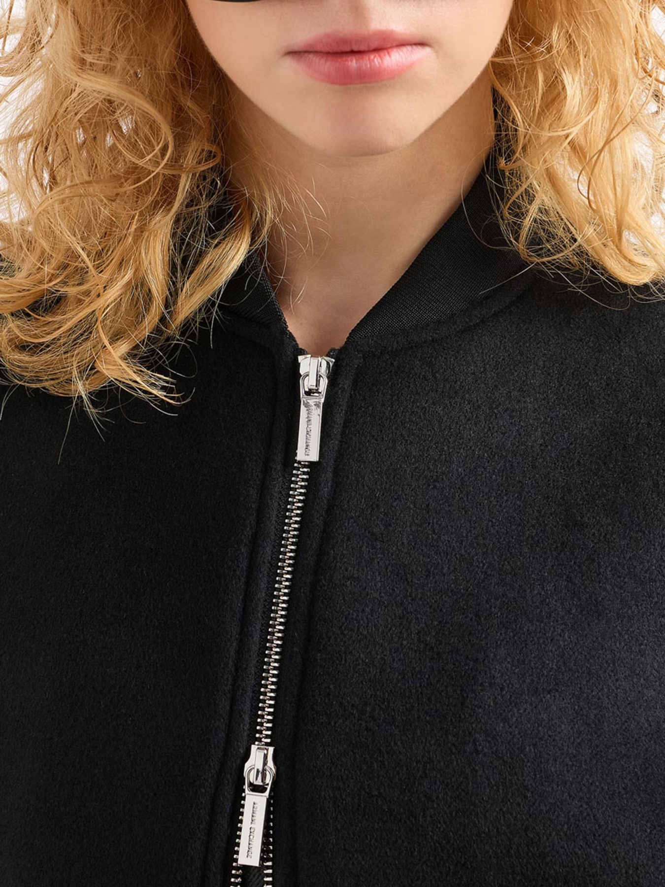 Бомбер Armani Exchange Black Edition модель XW000034-AF10257-UC001 Фото