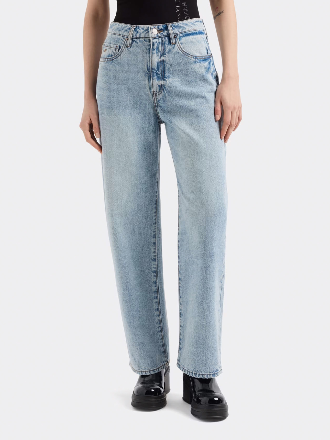 Прямые джинсы Armani Exchange модель XW000100-AF12860-MB001 Прямые джинсы Armani Exchange модель XW000100-AF12860-MB001 Фото