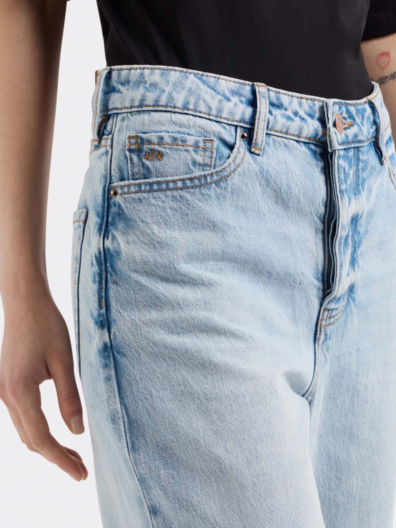 Бойфренды Armani Exchange модель XW000128-AF12860-MB001 Фото