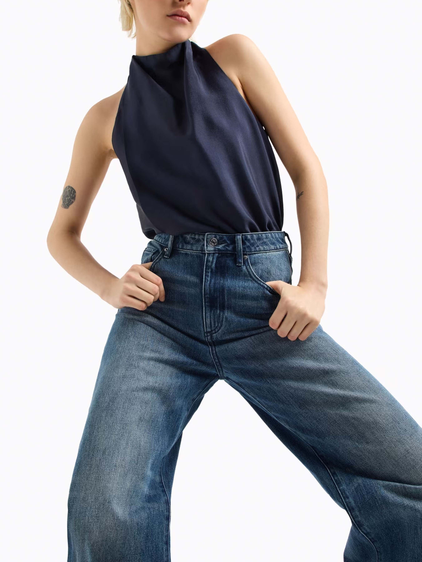 Бойфренди Armani Exchange Blue Edition модель XW000100-AF12845-MB001 Фото