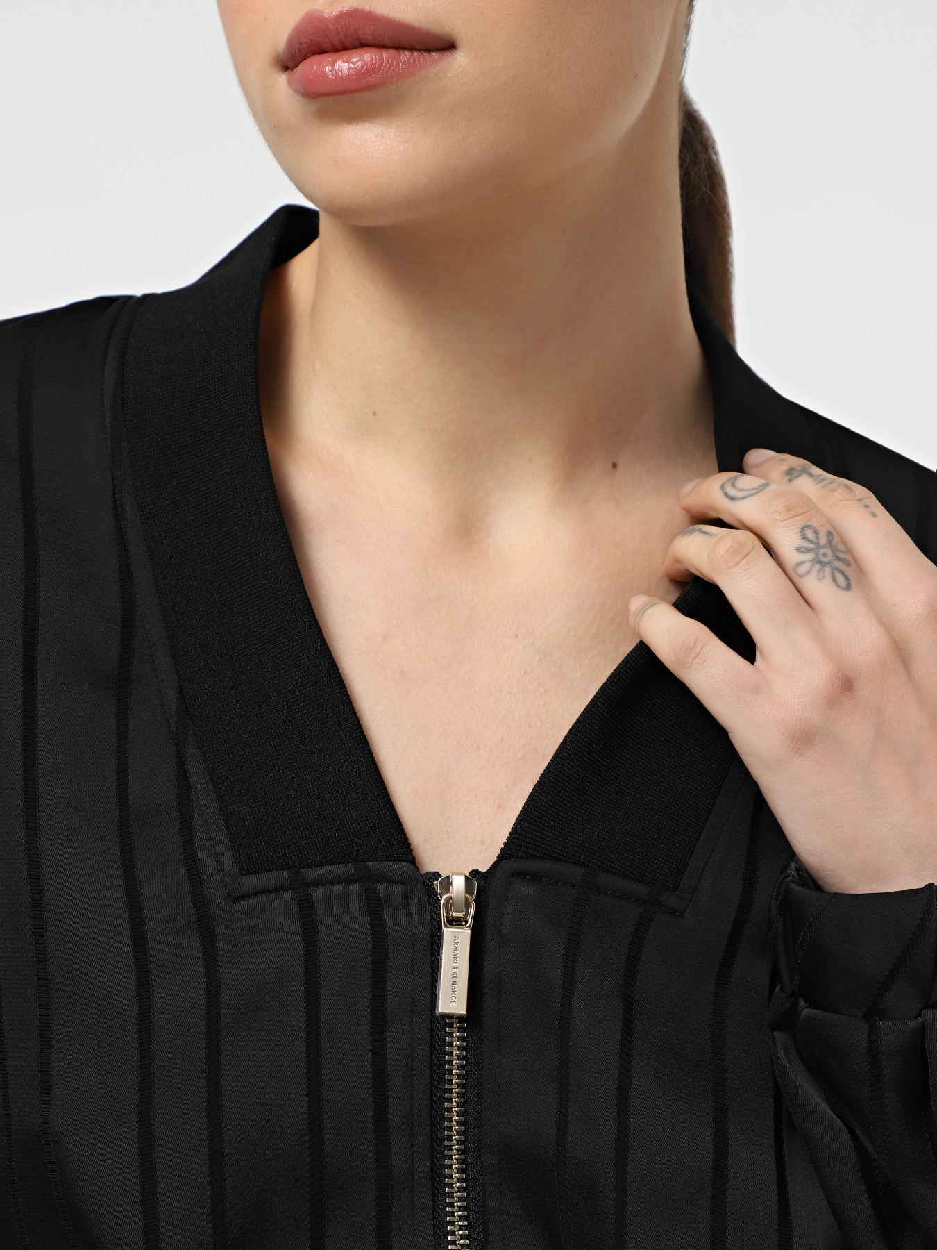 Бомбер Armani Exchange модель XW000174-AF12744-FC041 Фото