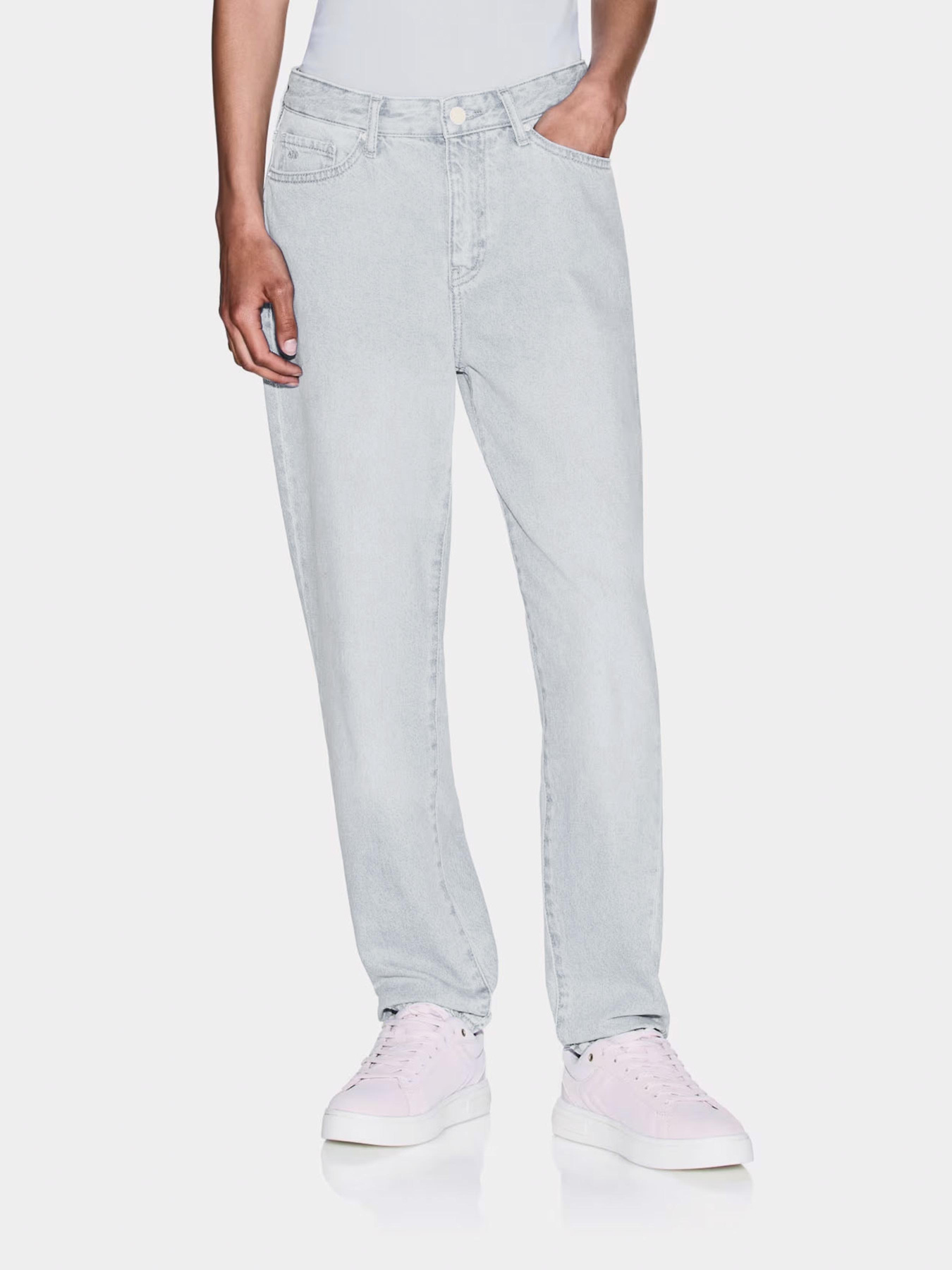 Джинси мом Armani Exchange Модель XW000073-AF14494-MB003 Фото