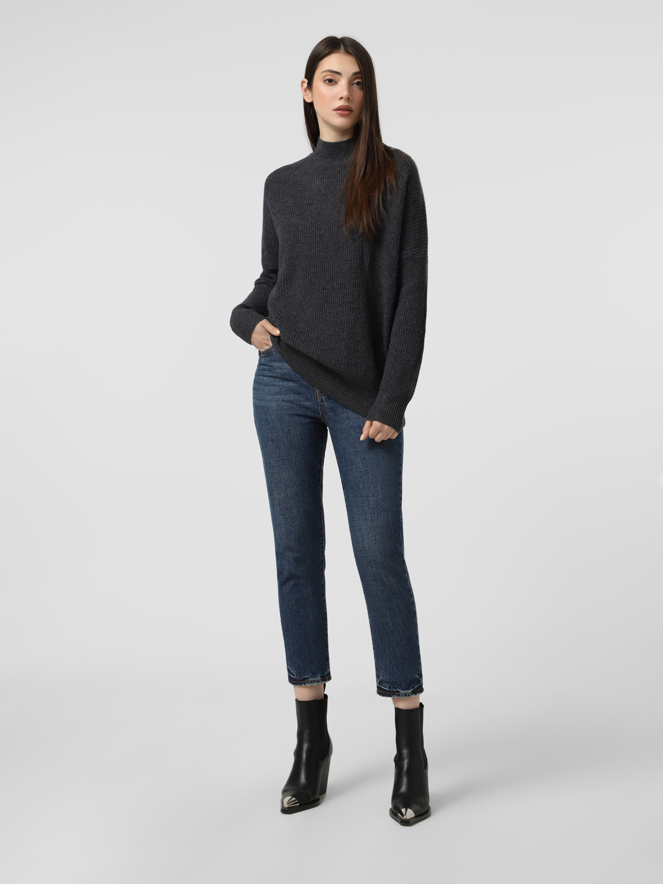 Джинси мом Armani Exchange Модель XW000073-AF16091-MB010 Фото