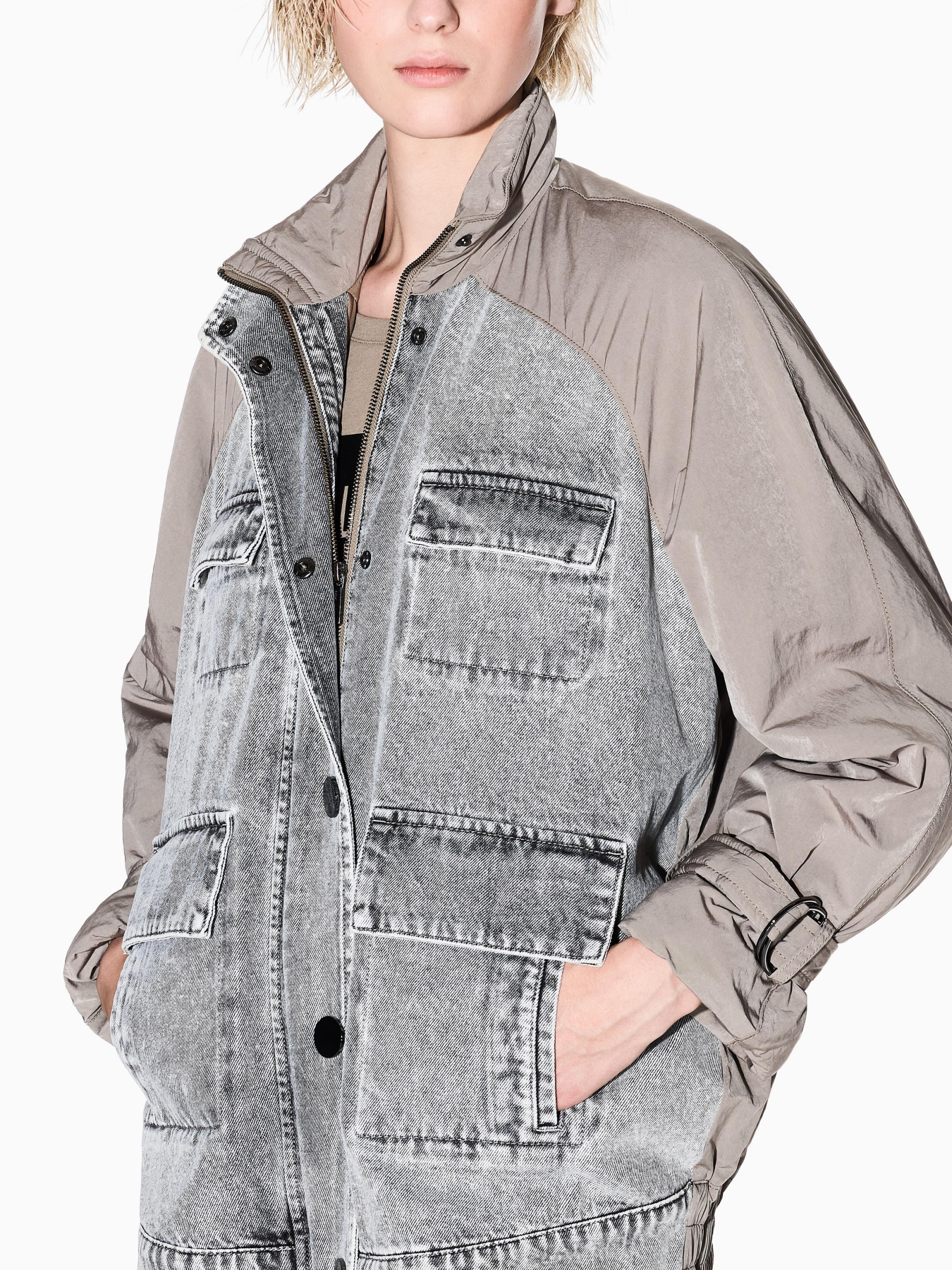 Демисезонная куртка Armani Exchange модель XW001393-AF16176-M6099 Фото