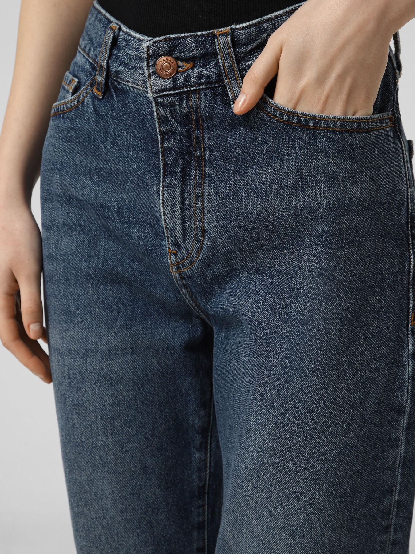 Armani Exchange XW000073-AF21886-MB001 модель XW000073-AF21886-MB001 Armani Exchange XW000073-AF21886-MB001 модель XW000073-AF21886-MB001 Фото