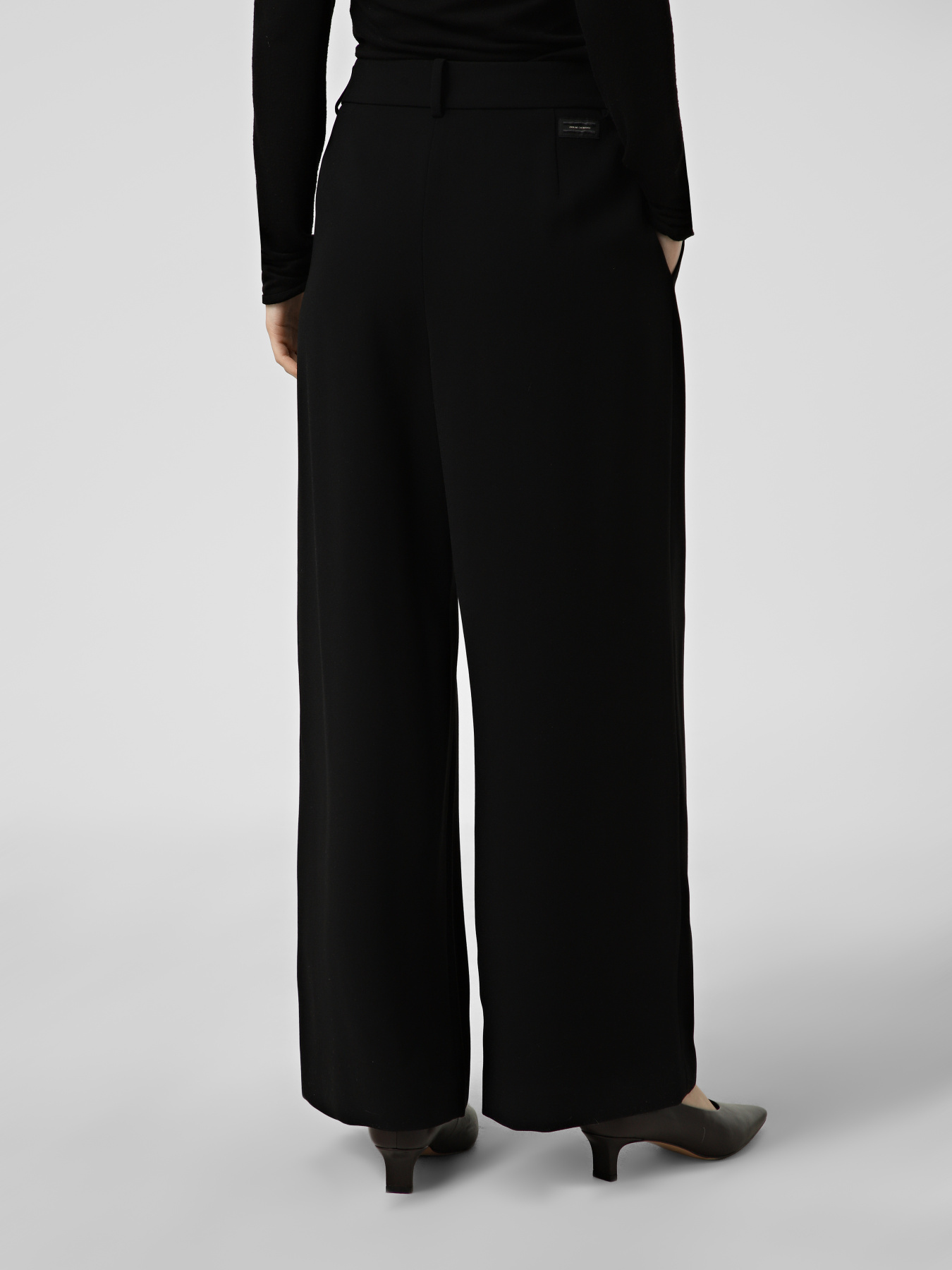 Armani Exchange модель XW001949-AF21555-UC001 Armani Exchange модель XW001949-AF21555-UC001 Фото