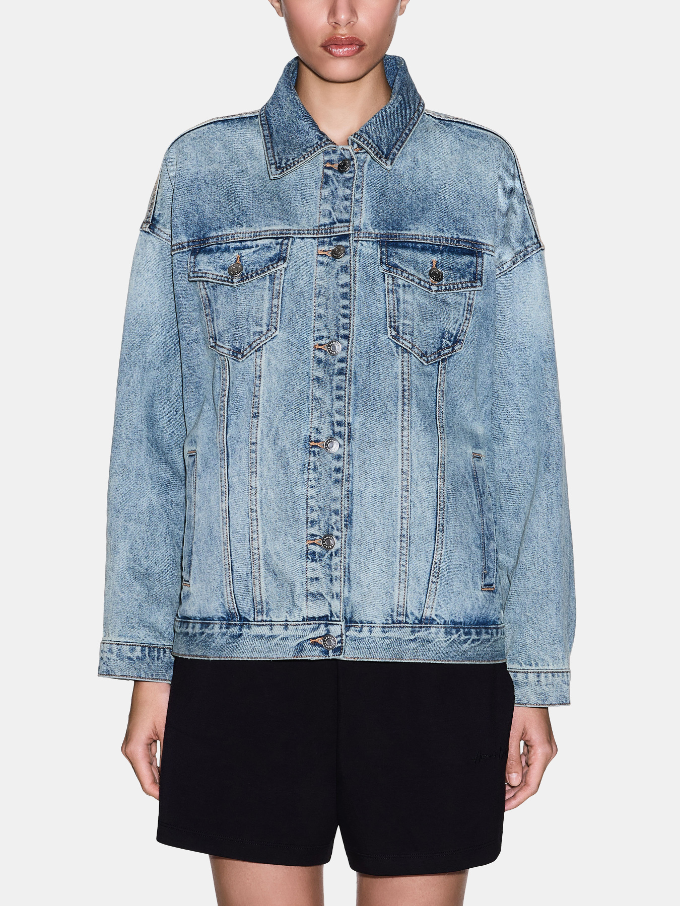 Armani Exchange XW000902-AF10869-MB001 модель XW000902-AF10869-MB001 Фото