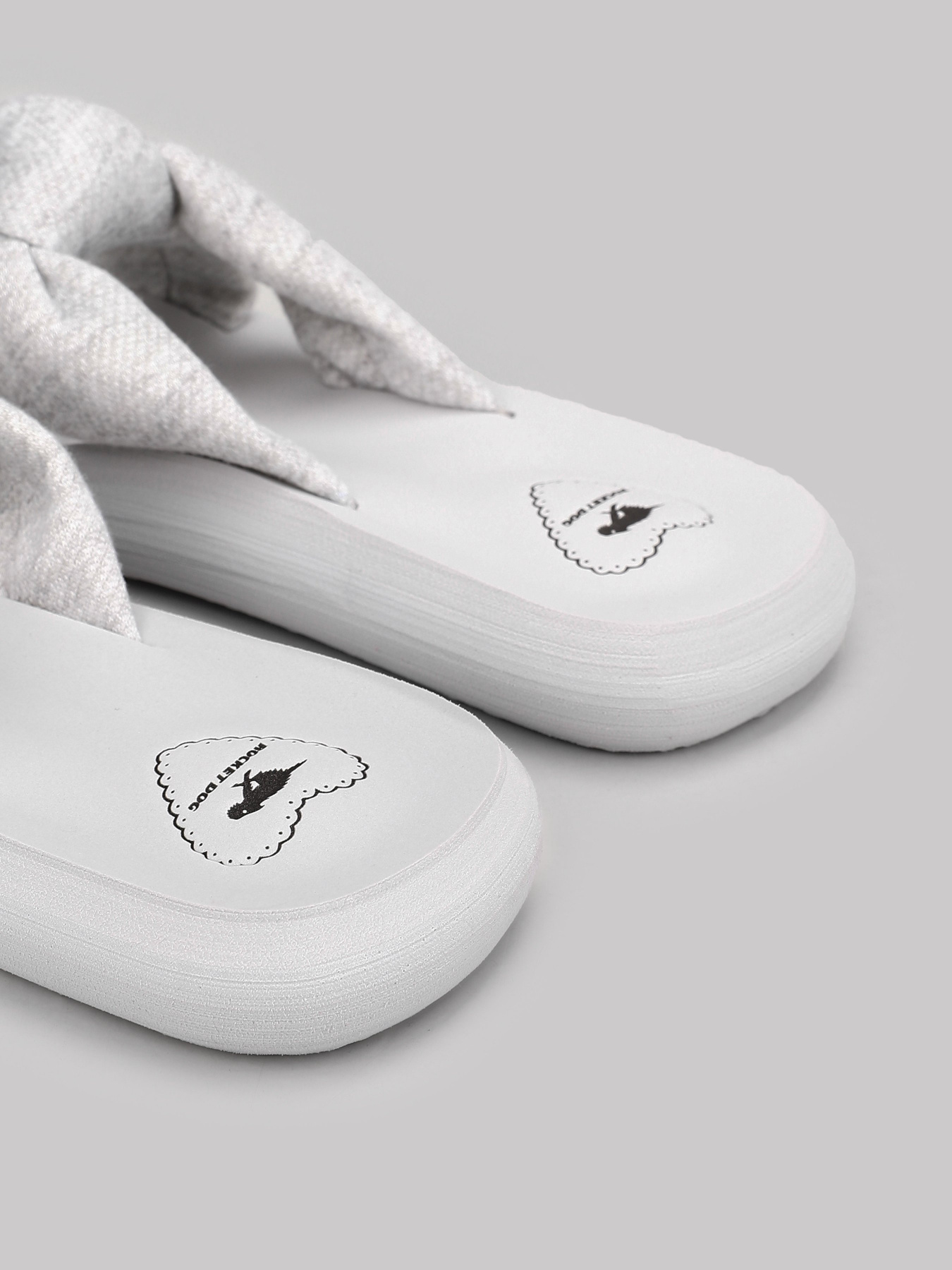 Шлепанцы Rocket Dog модель SLADESJI LT GREY Фото