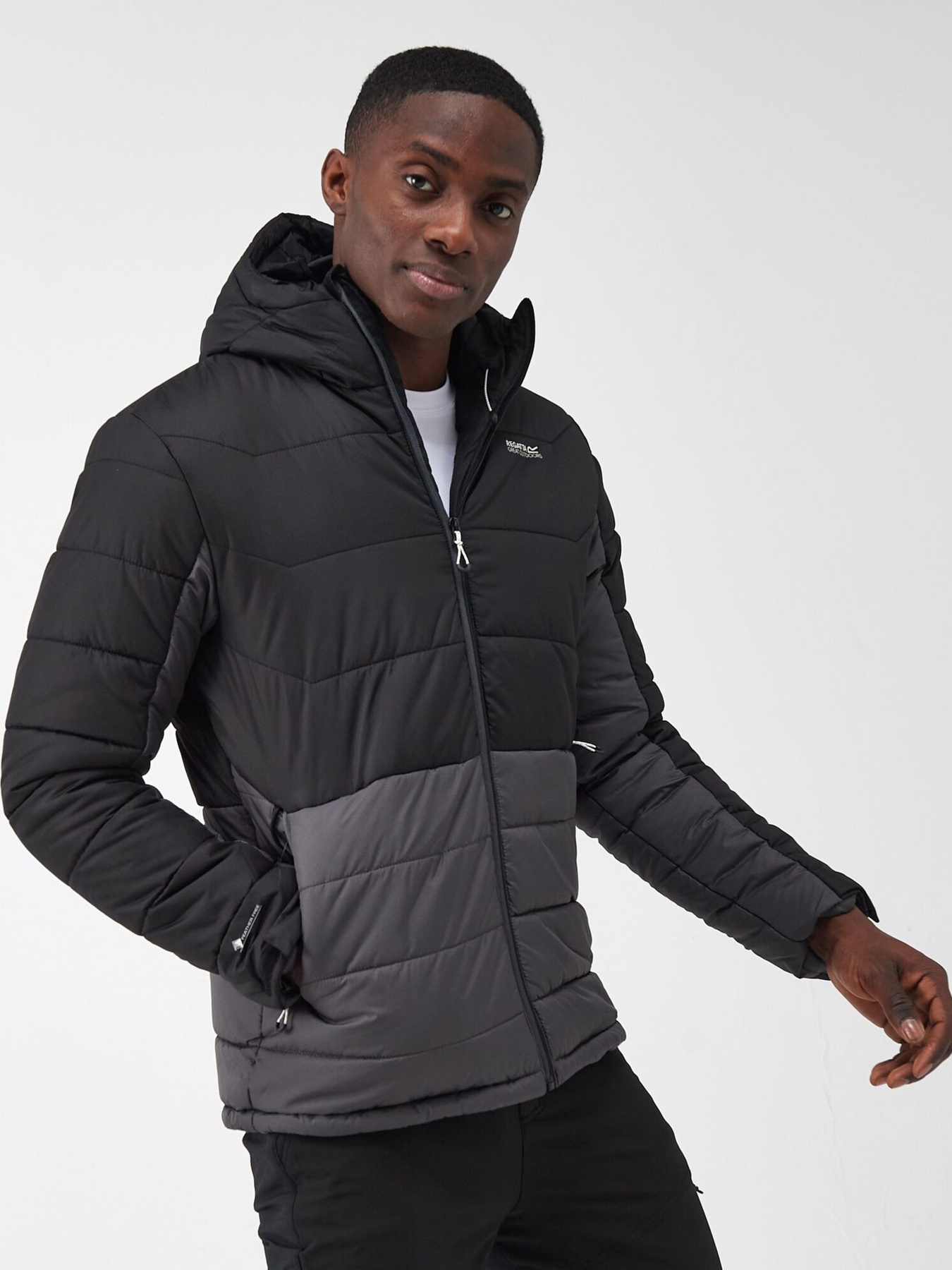 Зимова куртка Regatta Nevado VI модель RMN200-9AB Чорний, сірий Фото