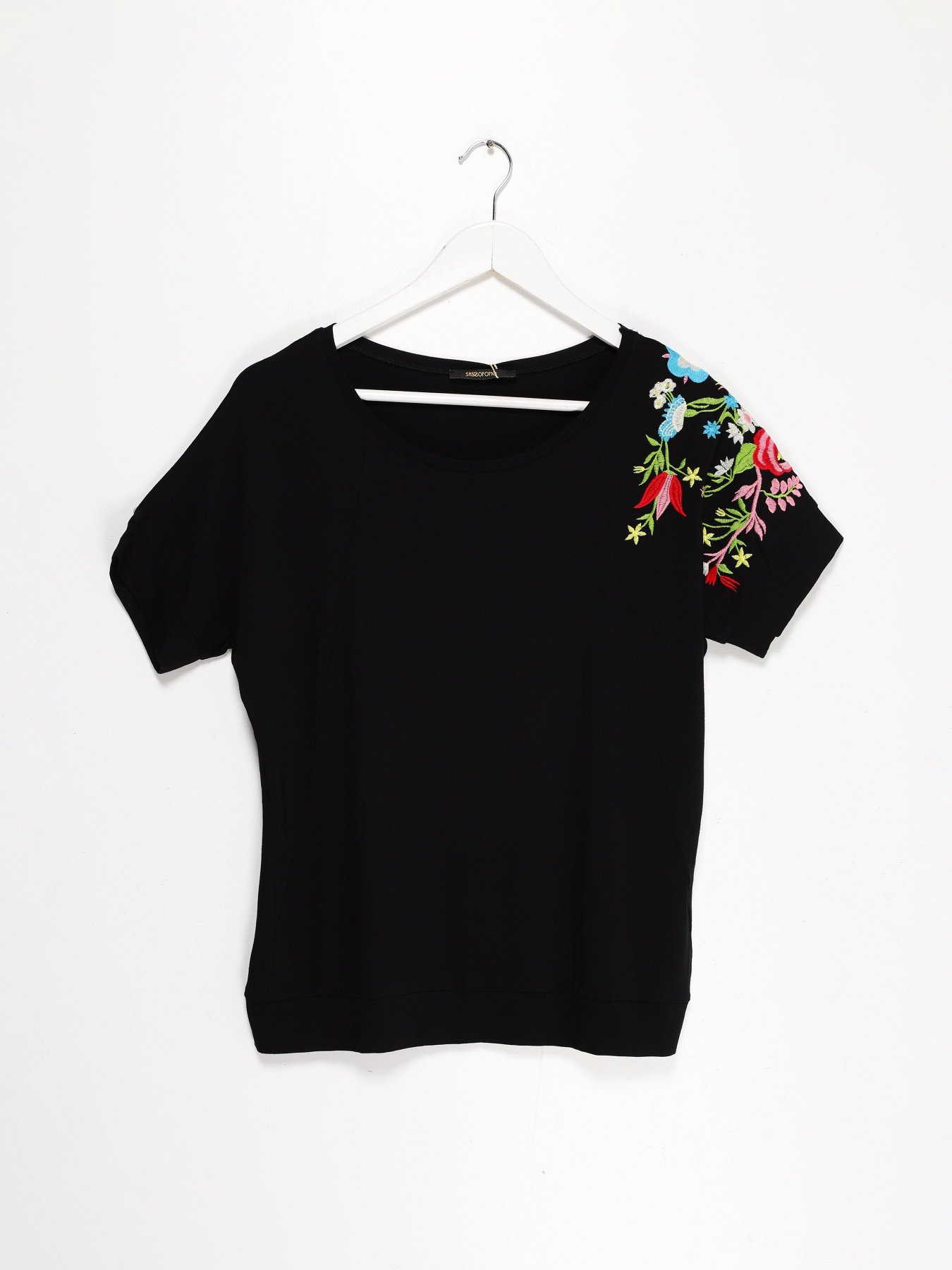 Футболка Sassofono модель A192-SF-300111 ЧОРНИЙ Фото