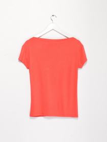 Футболка Sassofono модель A192-SF-305111 ЯСКРАВО КОРАЛОВИЙ Фото