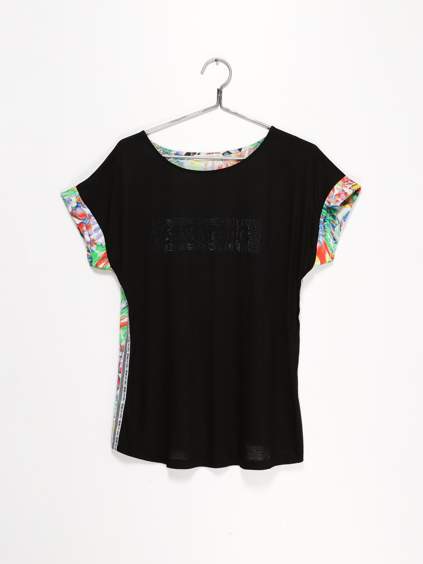 Футболка Sassofono модель A192-SF-451111-1 ЧОРНИЙ Футболка Sassofono модель A192-SF-451111-1 ЧОРНИЙ Фото