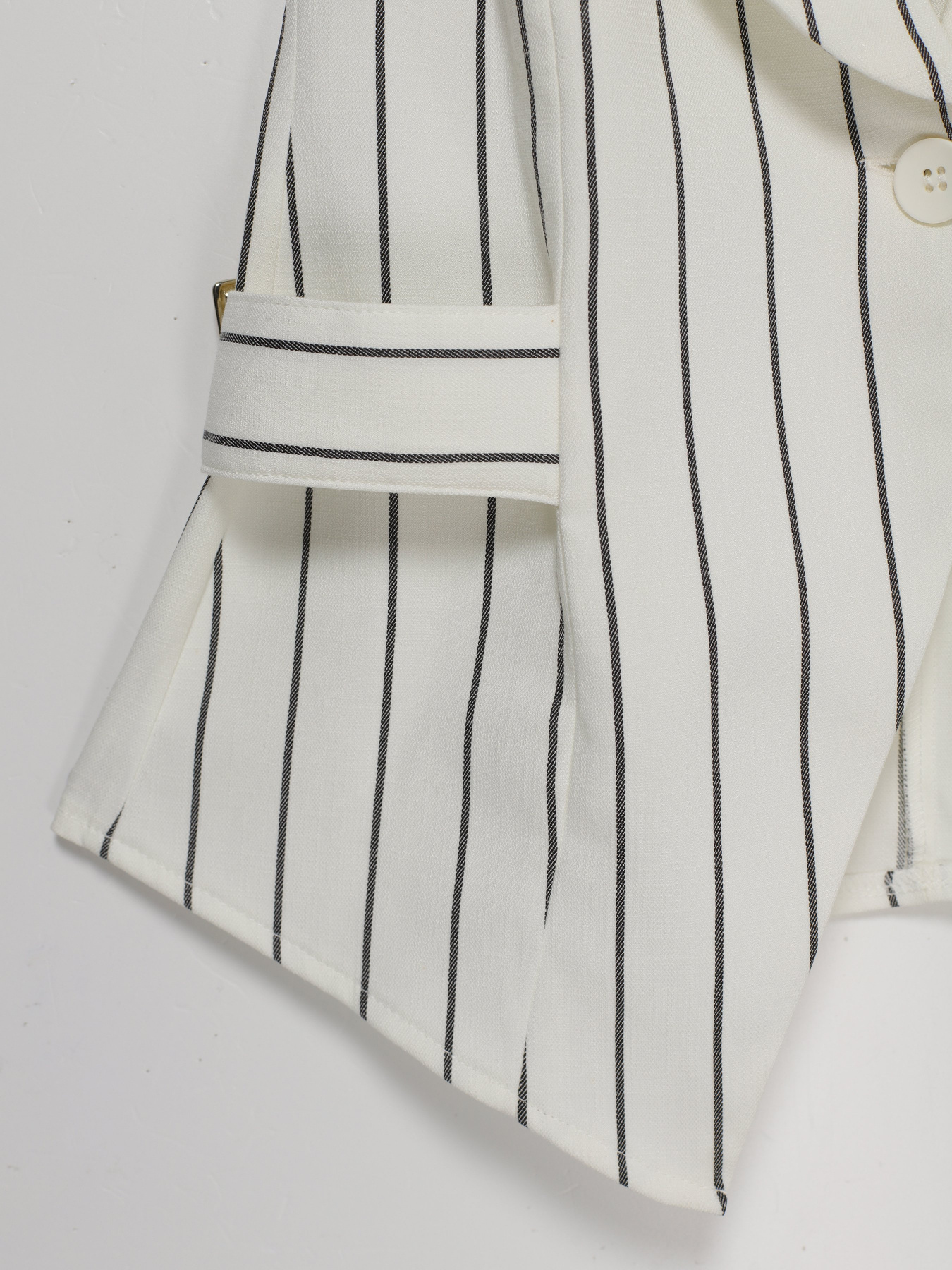 Класичний жилет Sassofono модель A202-SC-52671 Молочний-Чорний Фото