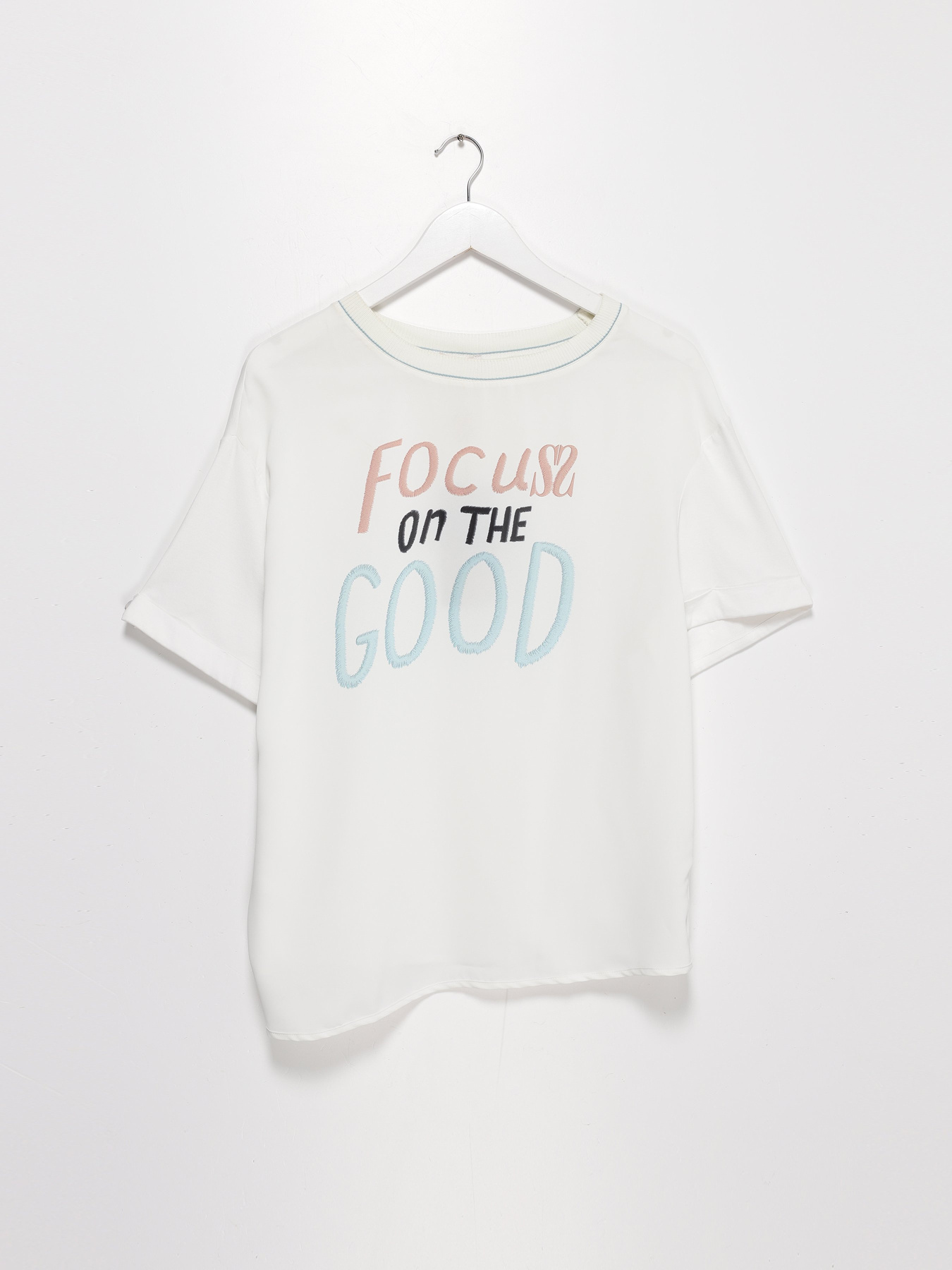 Футболка Sassofono модель A202-SF-236111-1 Молочний Фото