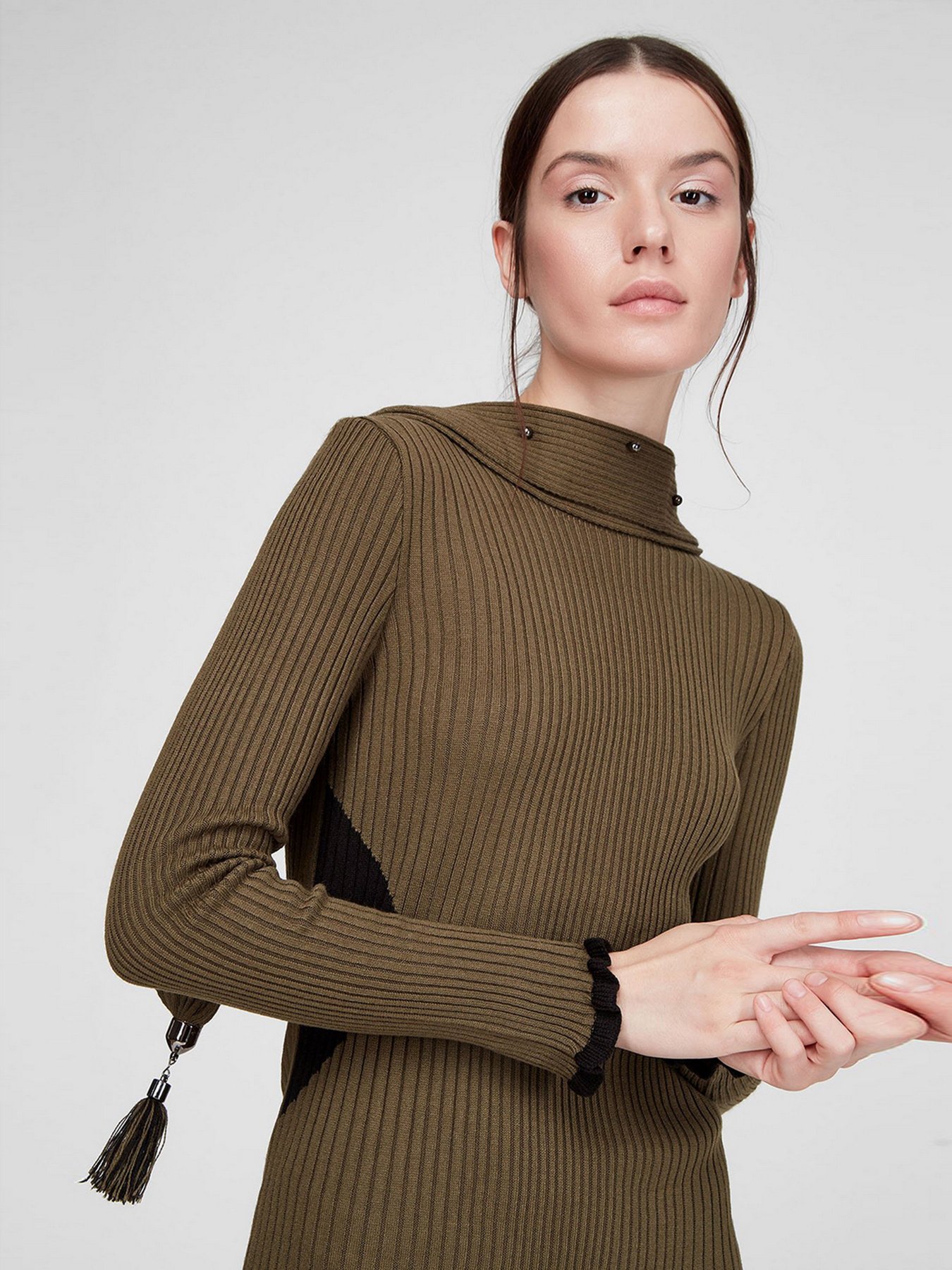 Платье миди Sassofono модель A201-SC-27622, ХАКІ Фото