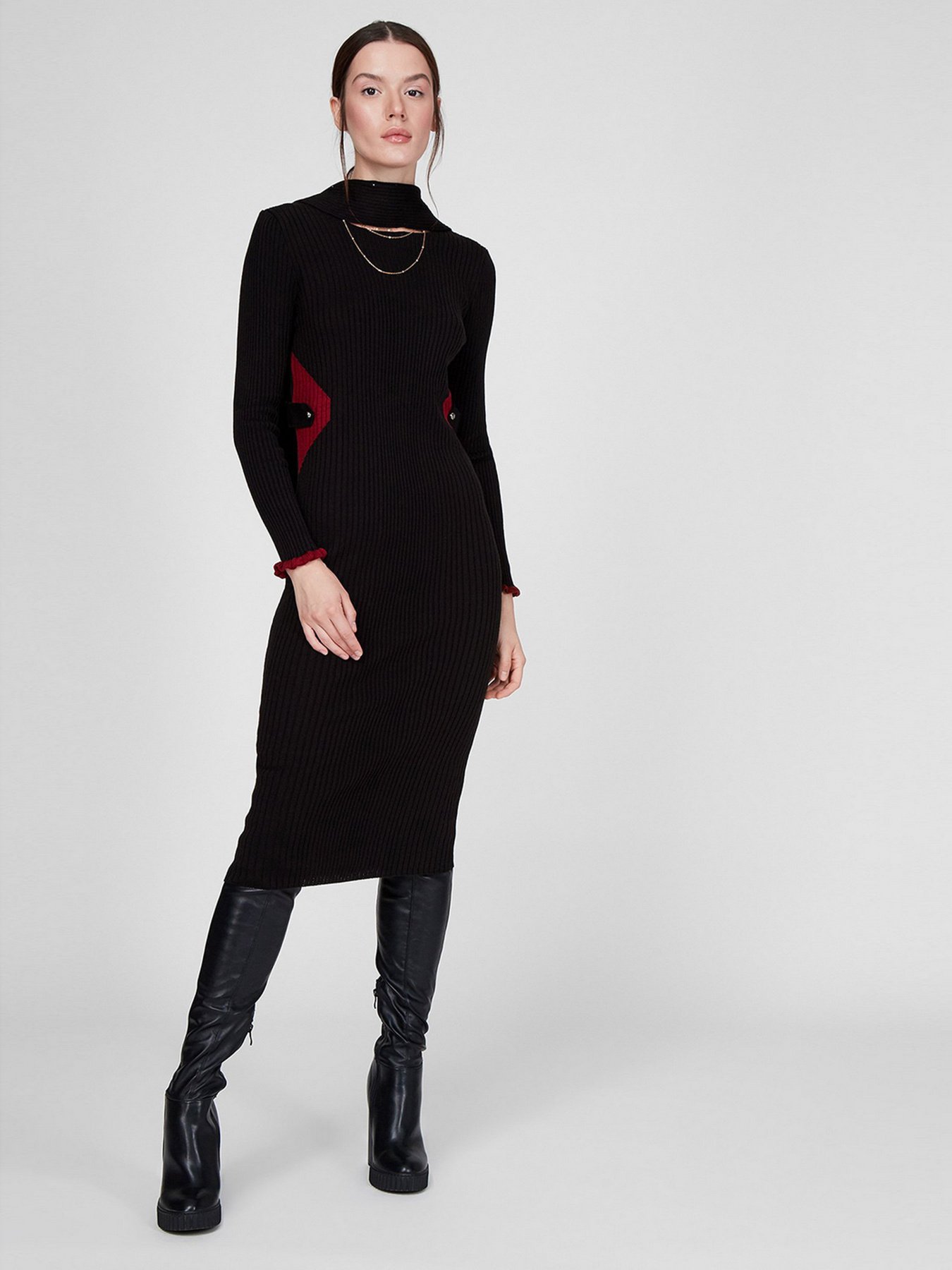 Платье миди Sassofono модель A201-SC-27622, ЧОРНИЙ Фото