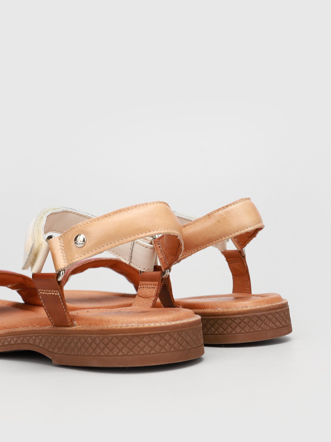 Сандалии PIKOLINOS модель W4E-0694C1-CONFETTI Фото