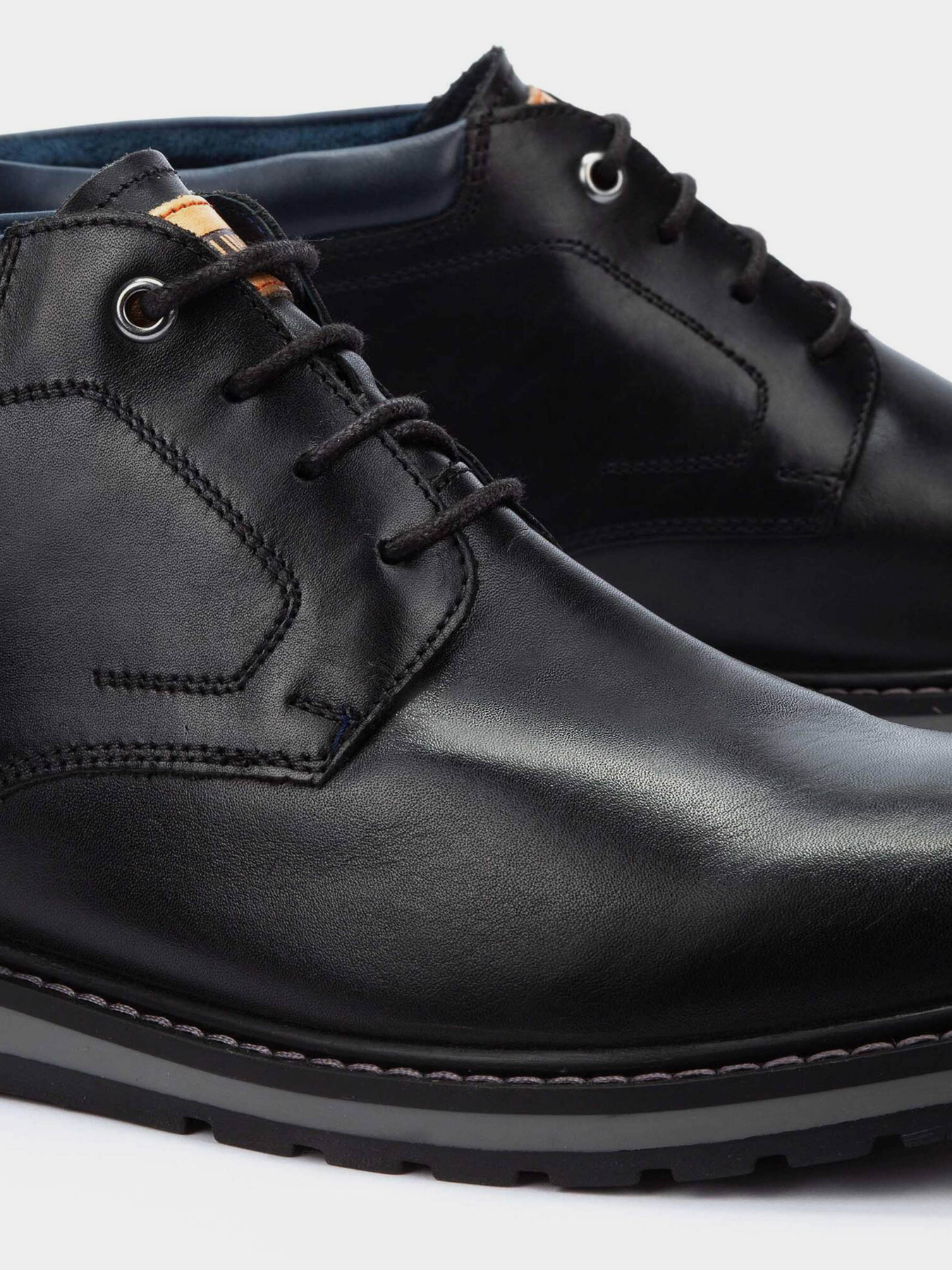 Ботинки PIKOLINOS Berna модель M8J-8181С1-BLACK Фото