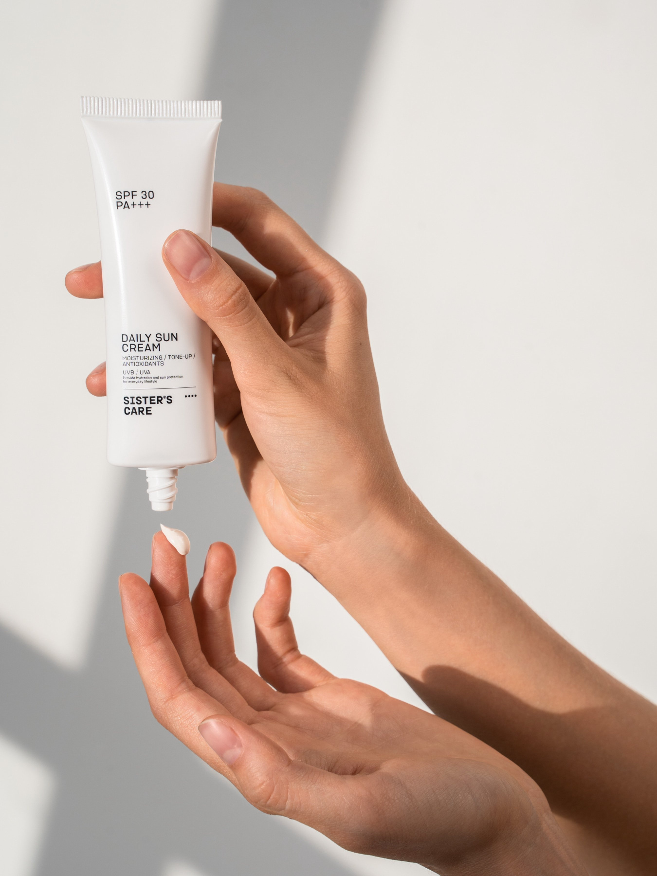Солнцезащитный крем SPF 30 Sister’s Aroma модель 8809187075786 Фото