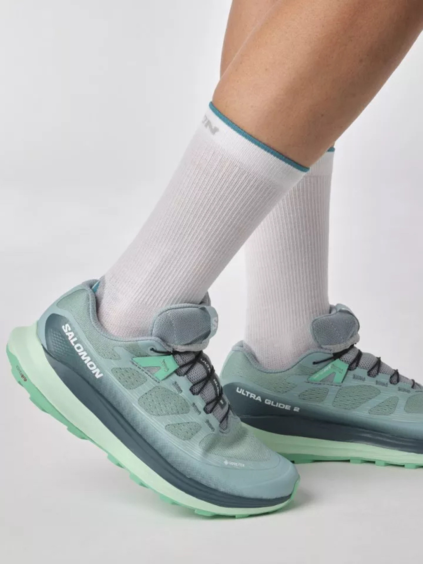 Кросівки для бігу SALOMON Ultra Glide 2 модель L47216800 Фото