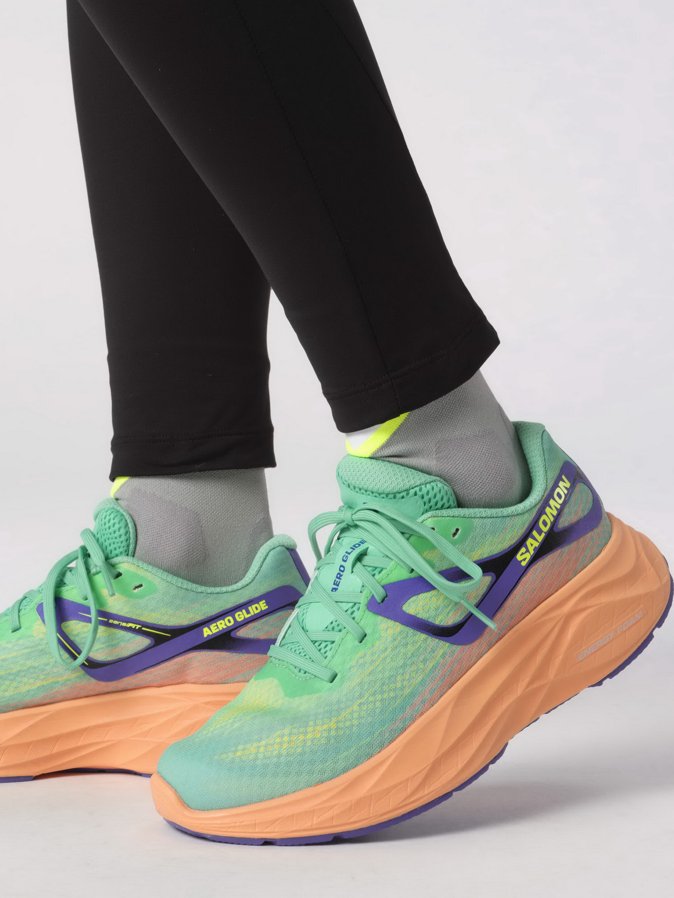 Кроссовки для бега SALOMON Aero Glide модель L47279900 Фото