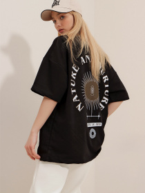 Футболка Trend Alacati Stili модель ALC-X9577SİYAH Фото