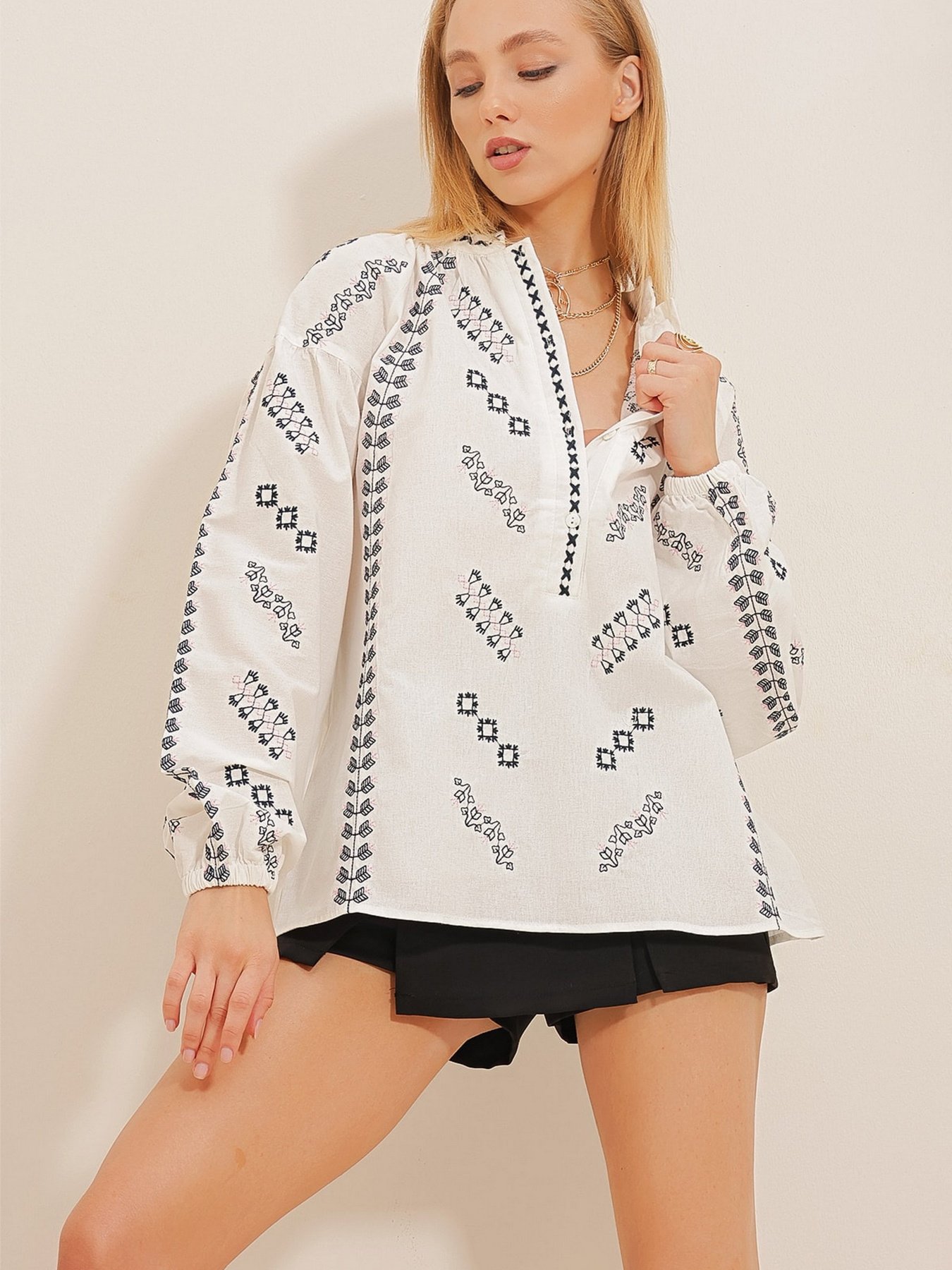 Блуза Trend Alacati Stili модель ALC-X10544/Beyaz Блуза Trend Alacati Stili модель ALC-X10544/Beyaz Фото