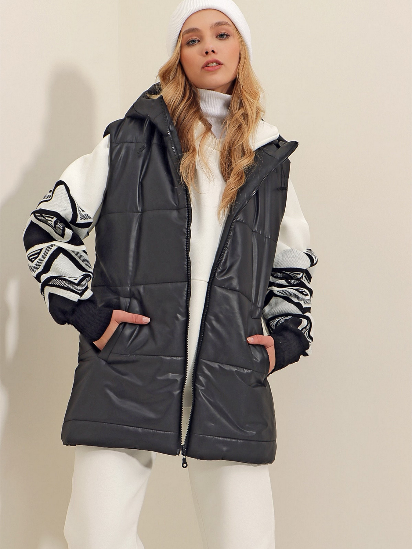 Утеплений жилет Trend Alacati Stili модель ALC-X9455/SIYAH Утеплений жилет Trend Alacati Stili модель ALC-X9455/SIYAH Фото