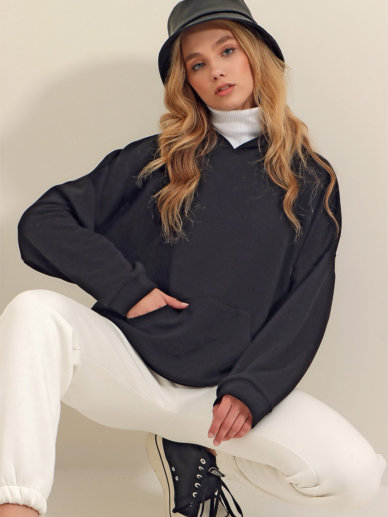 Худі Trend Alacati Stili модель ALC-531-009/SiYAH Худі Trend Alacati Stili модель ALC-531-009/SiYAH Фото