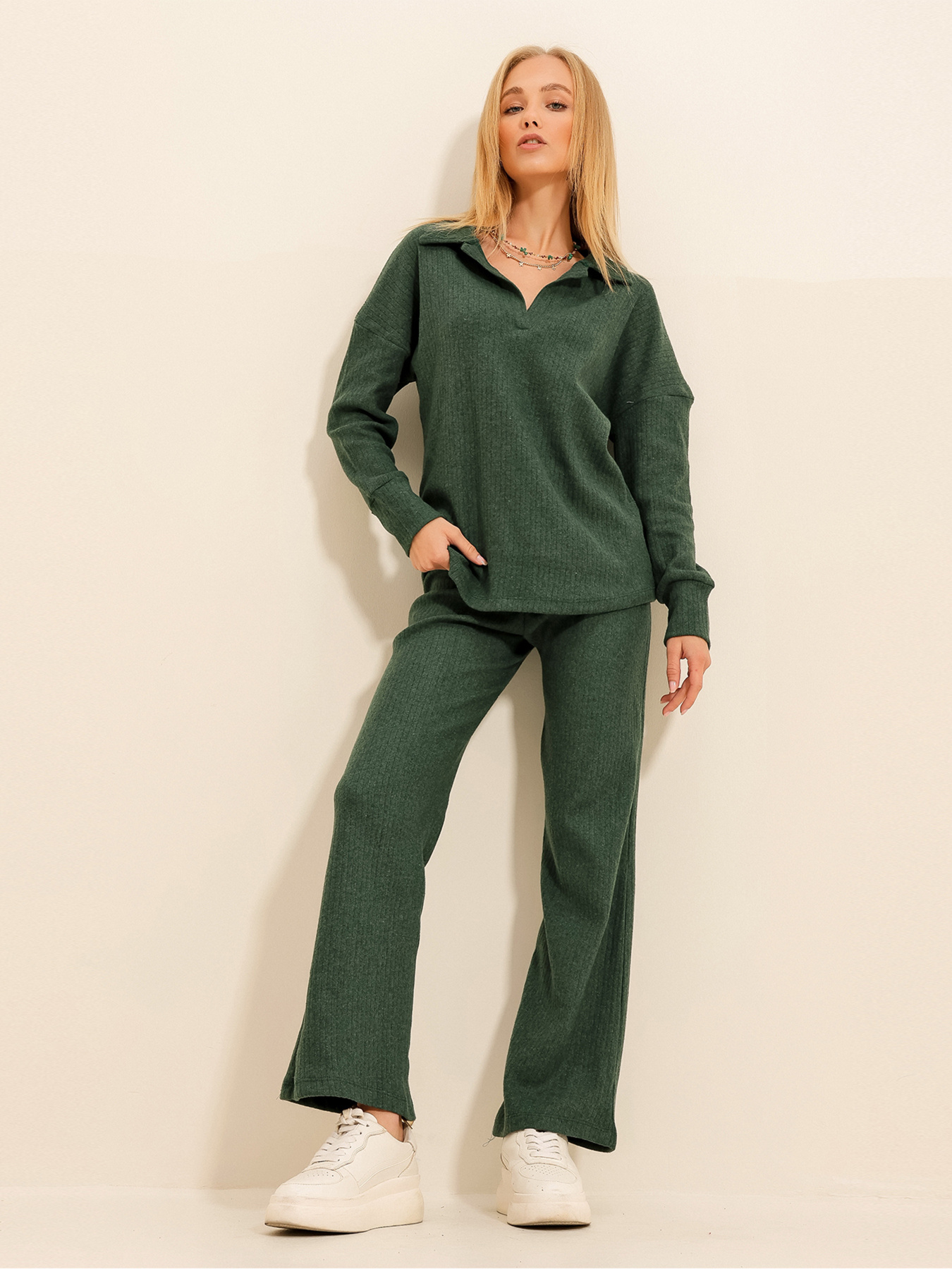 Повсякденний костюм Trend Alacati Stili модель ALC-796-001/CEViZ YESiLi Повсякденний костюм Trend Alacati Stili модель ALC-796-001/CEViZ YESiLi Фото