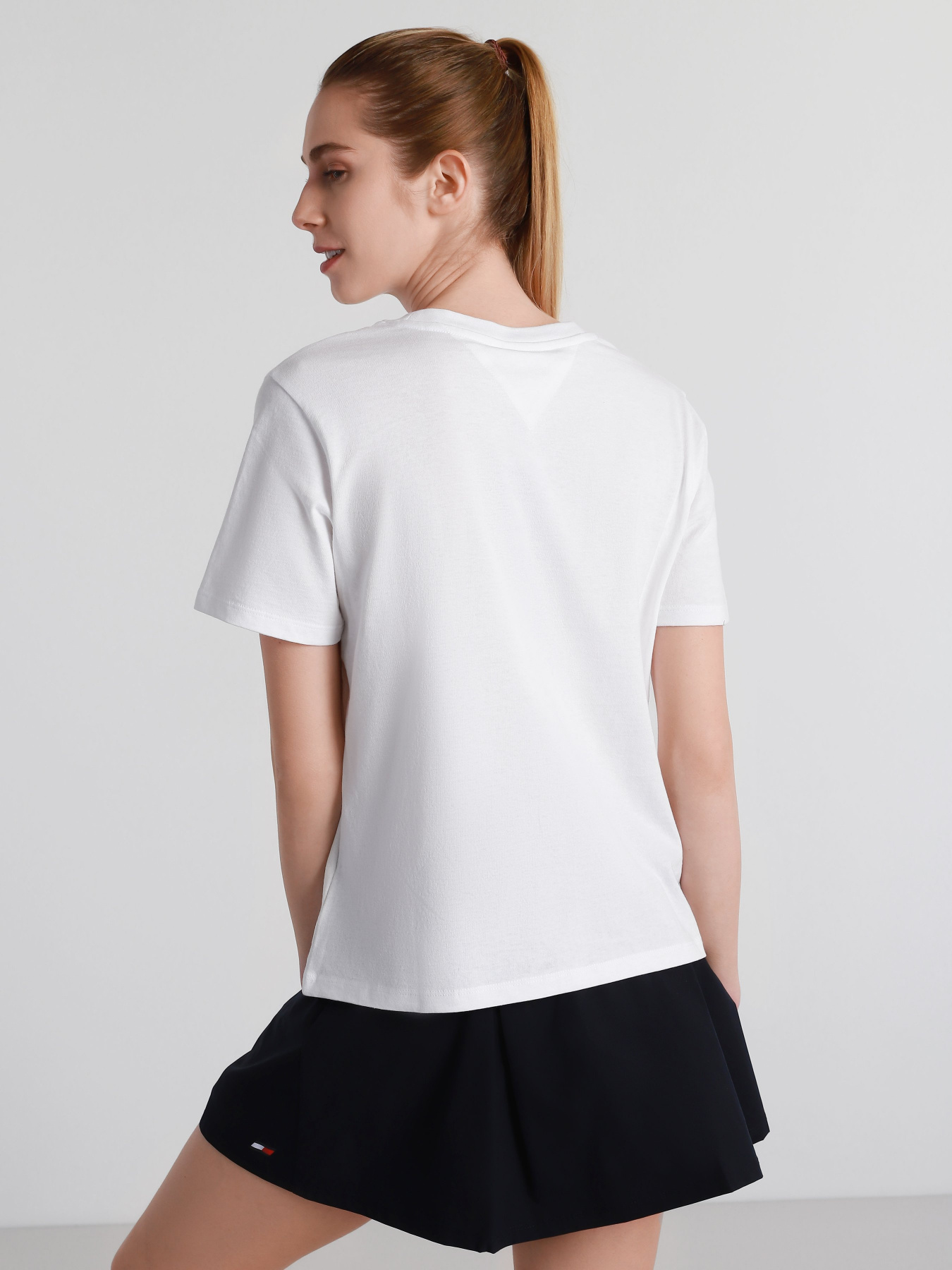 Футболки и поло Tommy Hilfiger модель DW0DW09813-YBR Фото