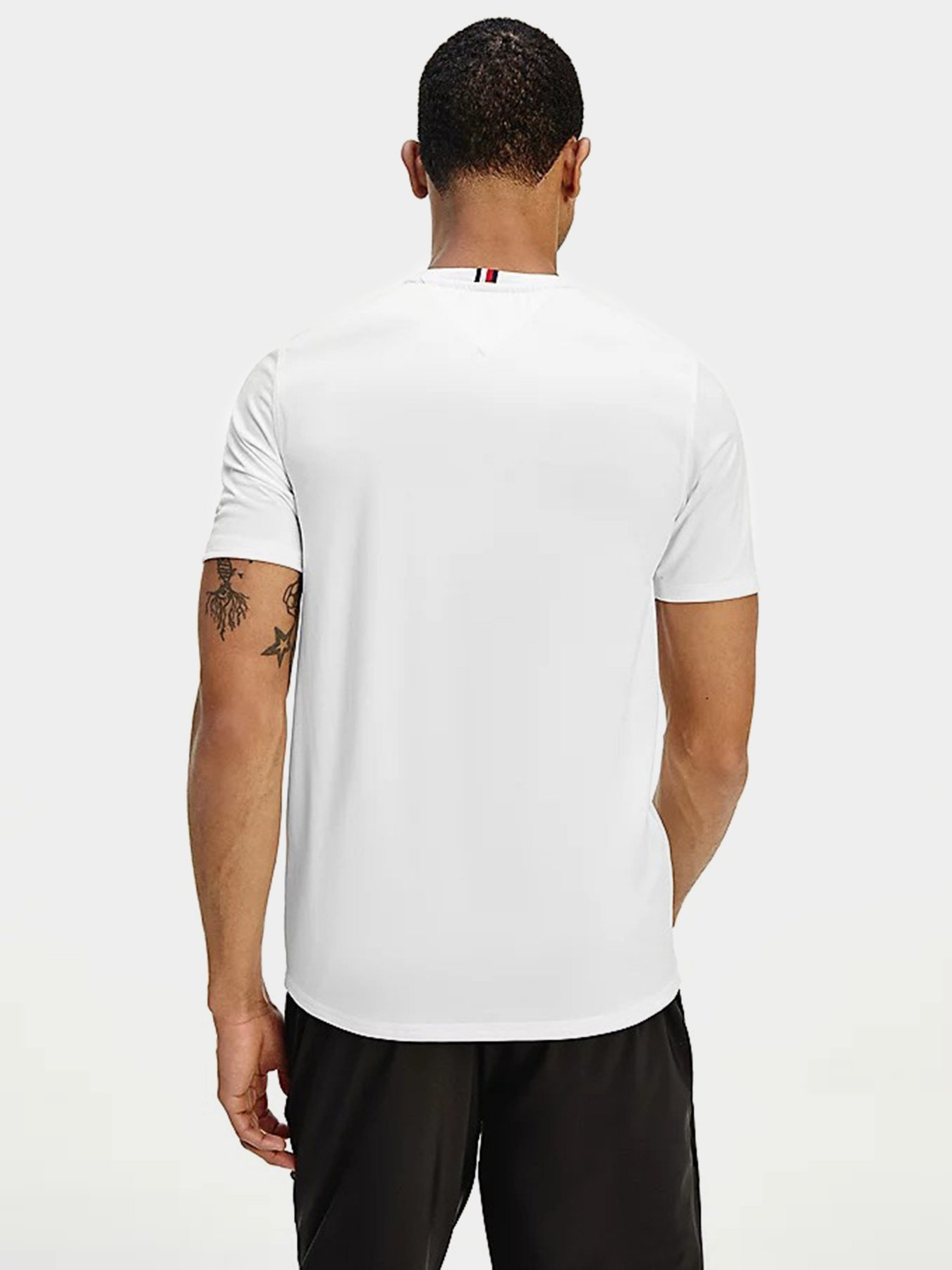 Футболки и поло Tommy Hilfiger модель MW0MW17231-YBR Фото