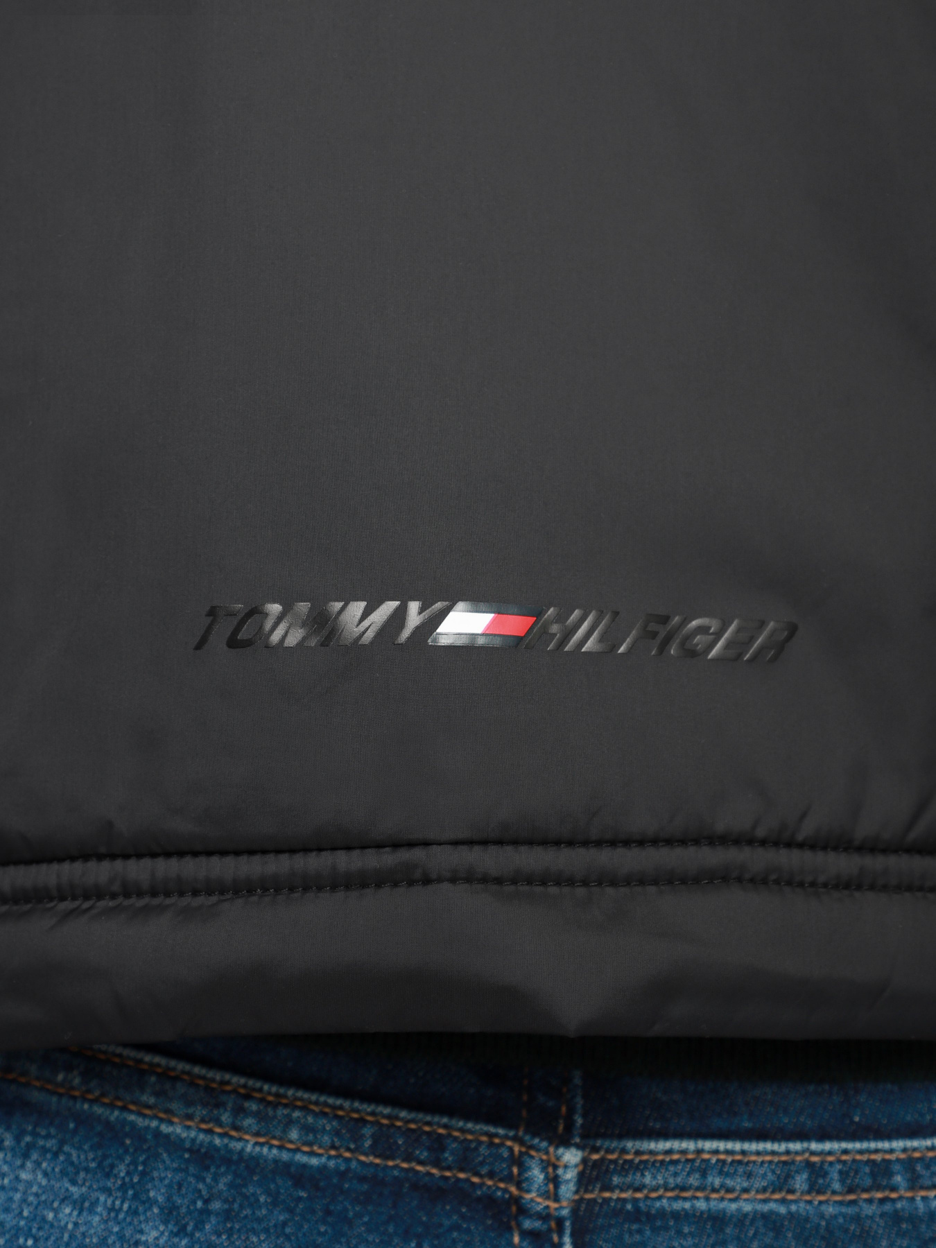 Жилет Tommy Hilfiger модель MW0MW18394-BDS Фото