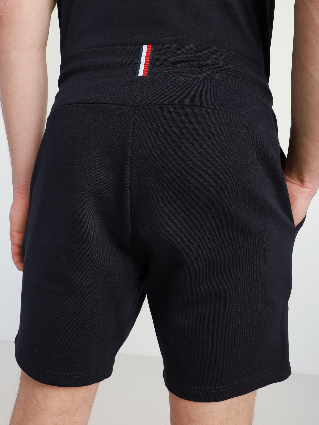 Повседневные шорты Tommy Hilfiger модель MW0MW18461-DW5 Фото